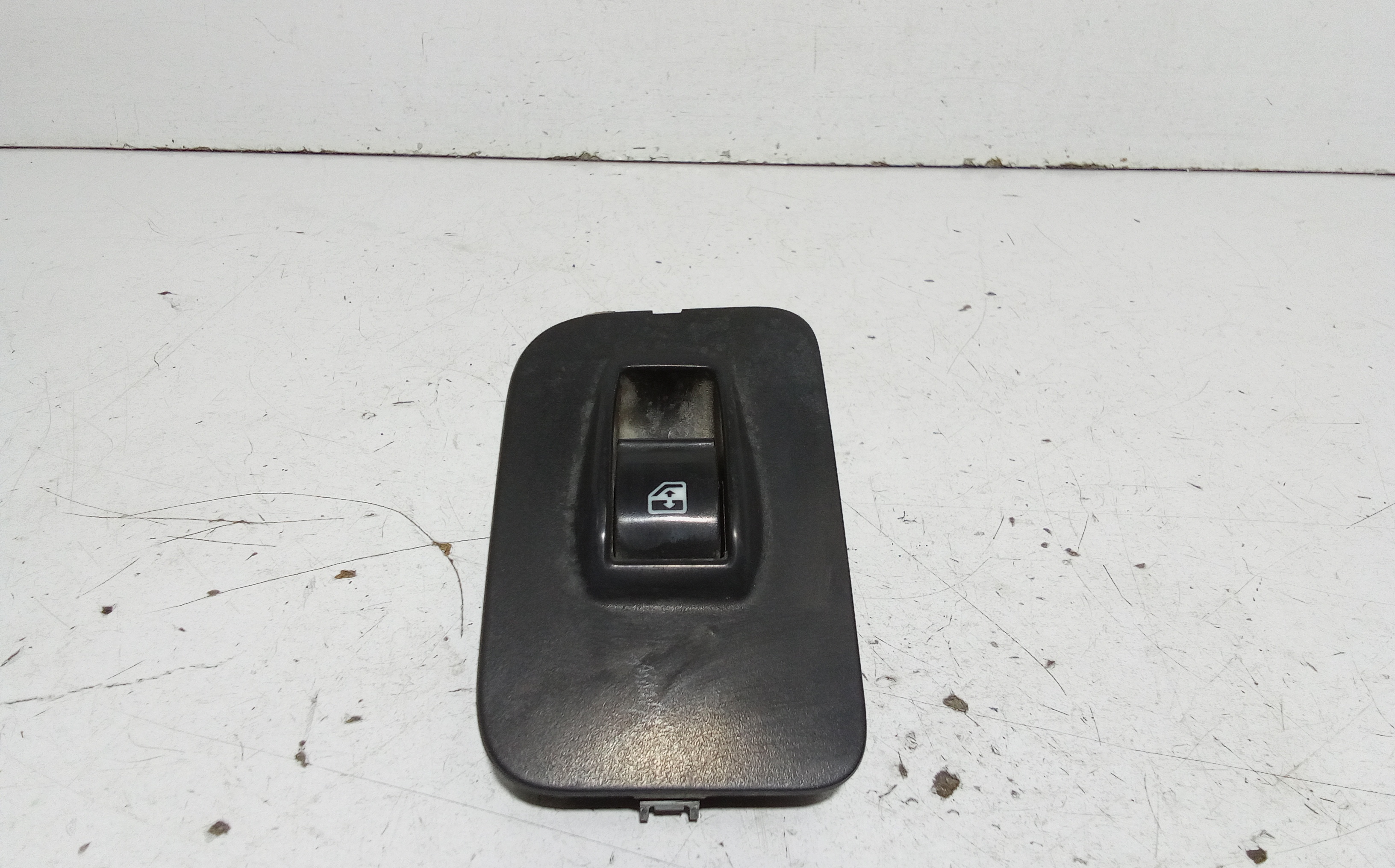 Interruttore Alzacristalli Porta Ant. Destro Usato