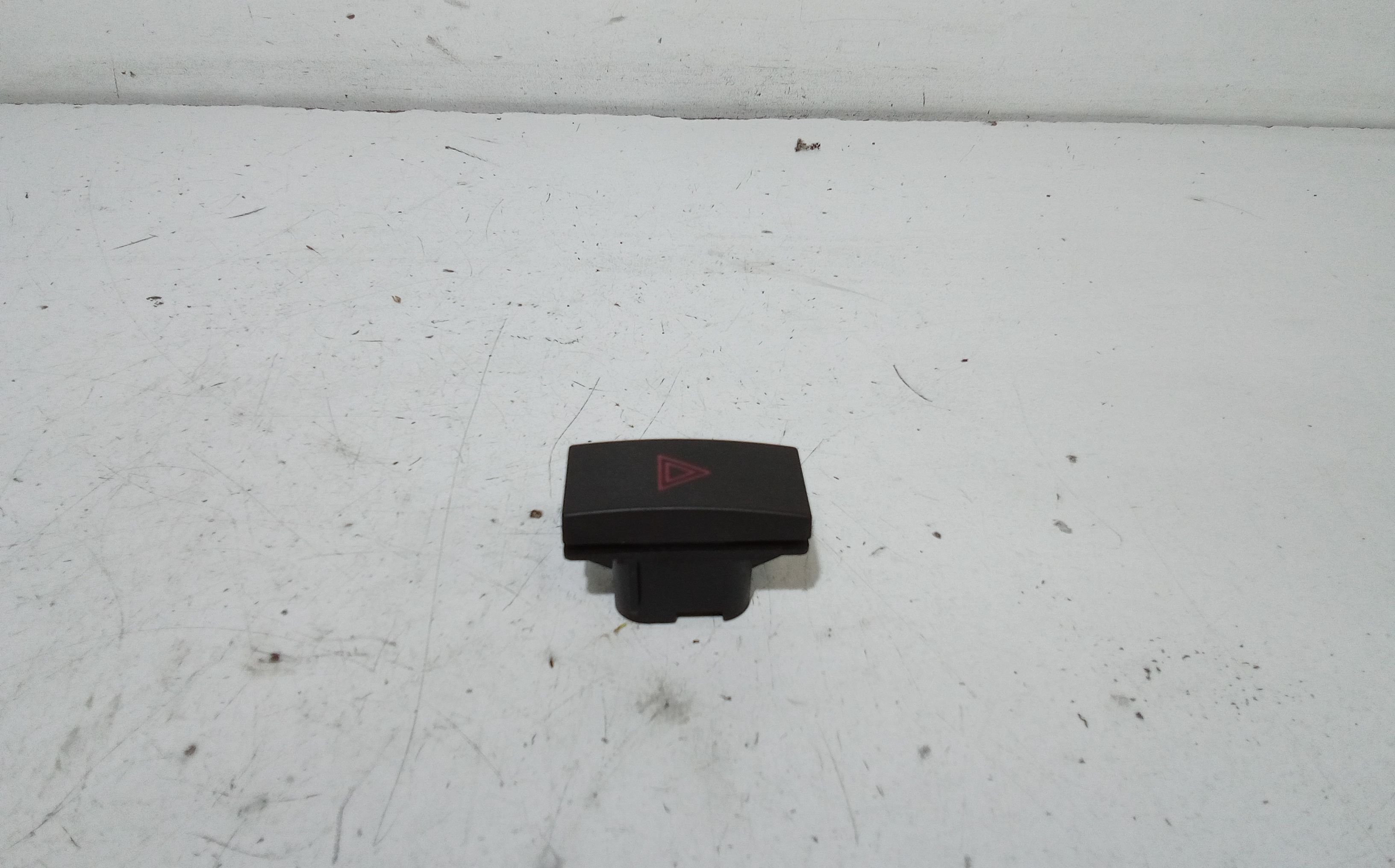 Interruttore Luci Emergenza 1222988 Usato