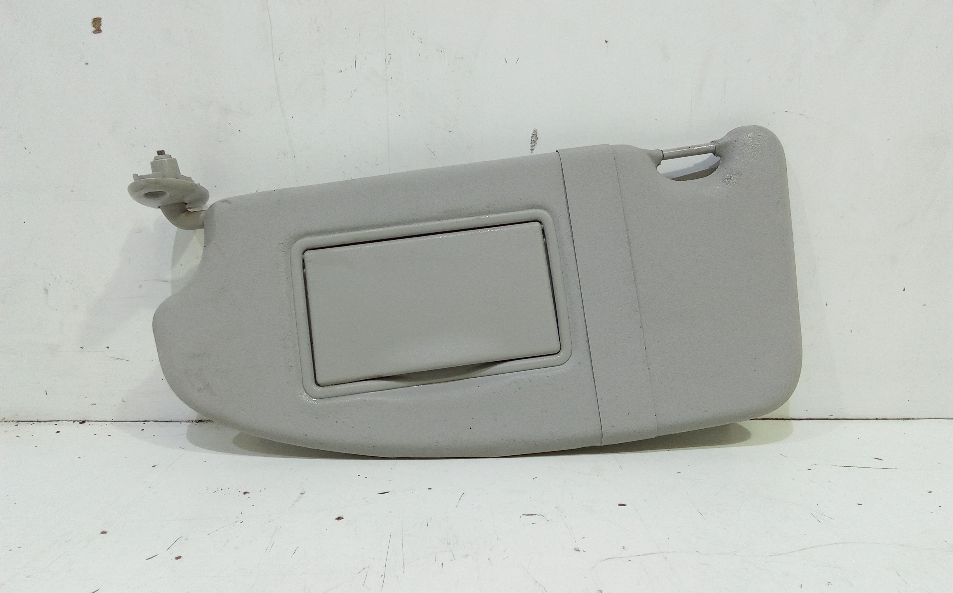 Aletta Parasole Parabrezza Sinistro 1700319 Usato