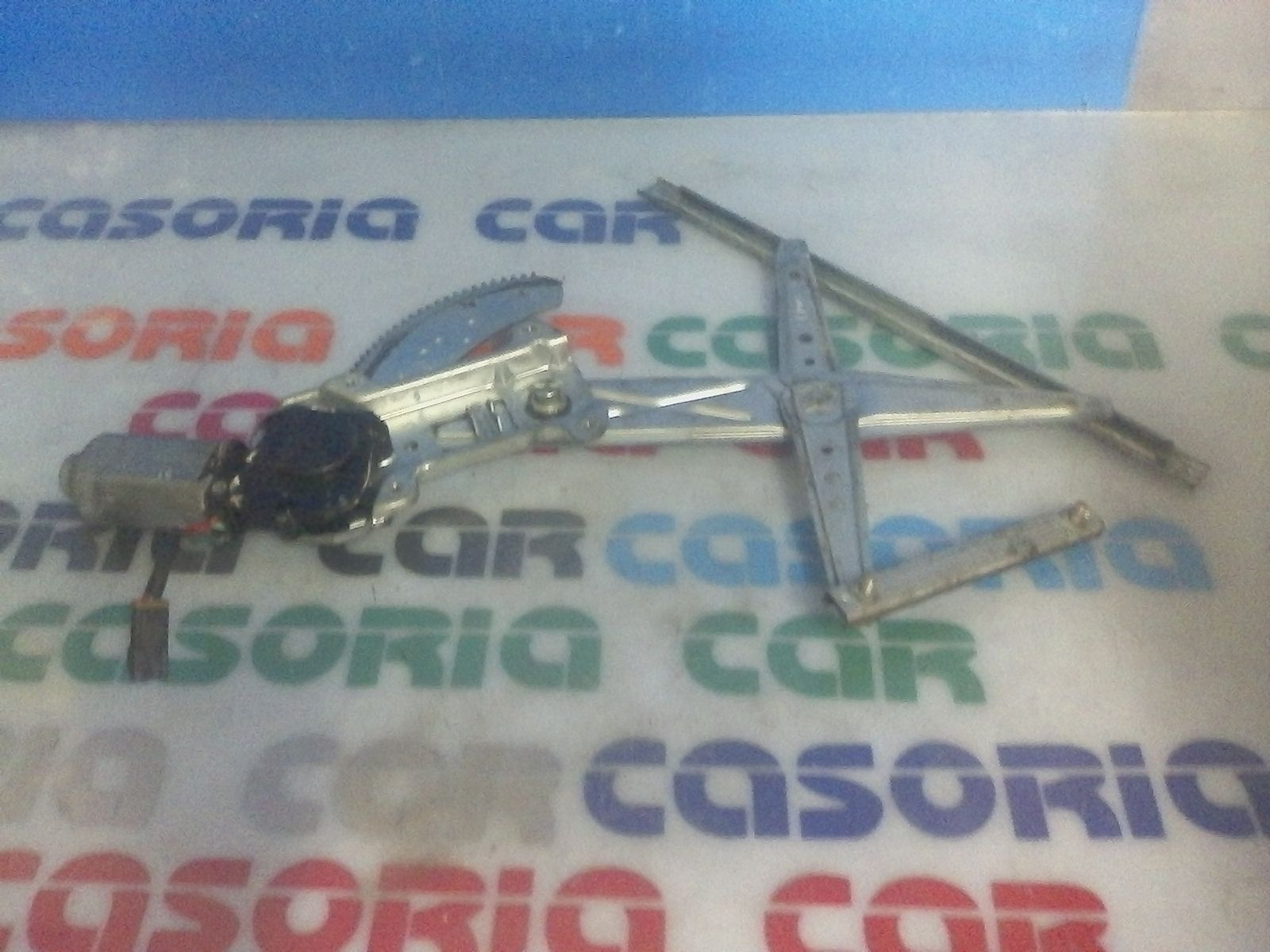 Alzacristallo Porta Ant. Destro 807005F600 Usato