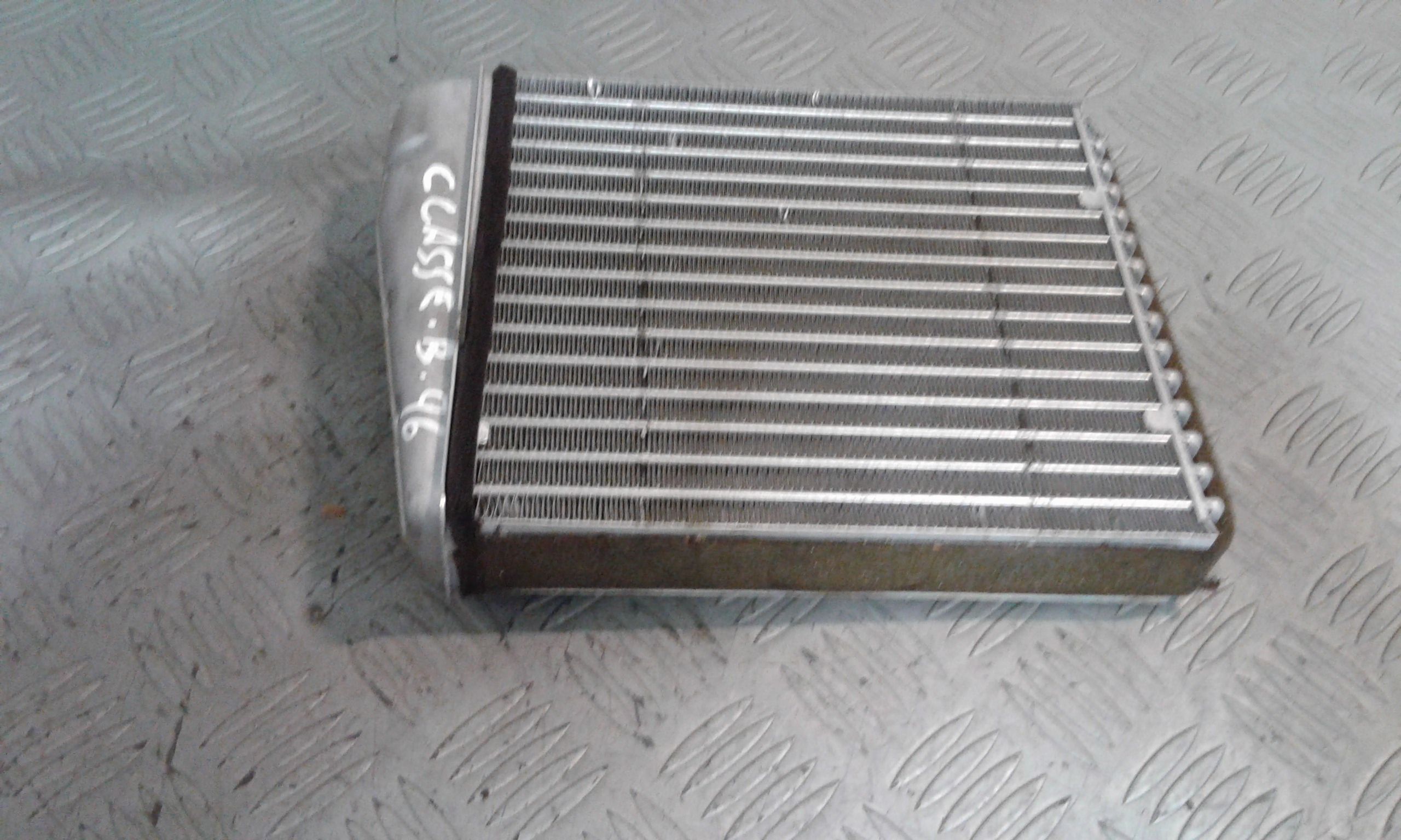 Radiatore Riscaldamento A1698300661 Usato