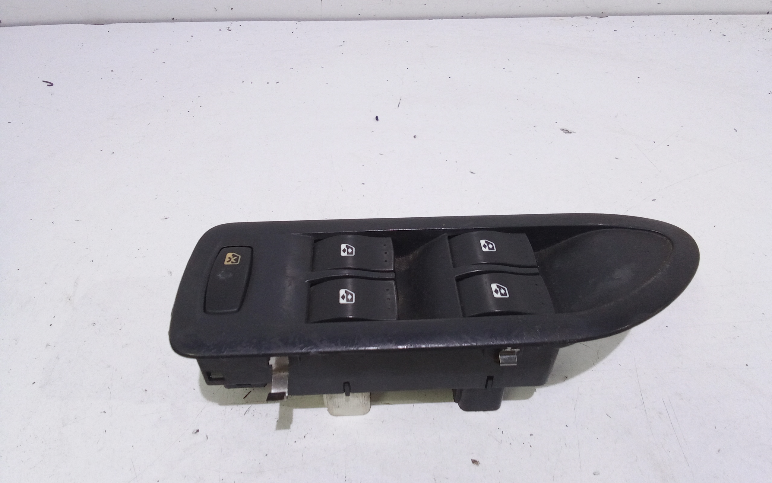 Interruttore Alzacristalli Porta Ant. Sinistro Usato