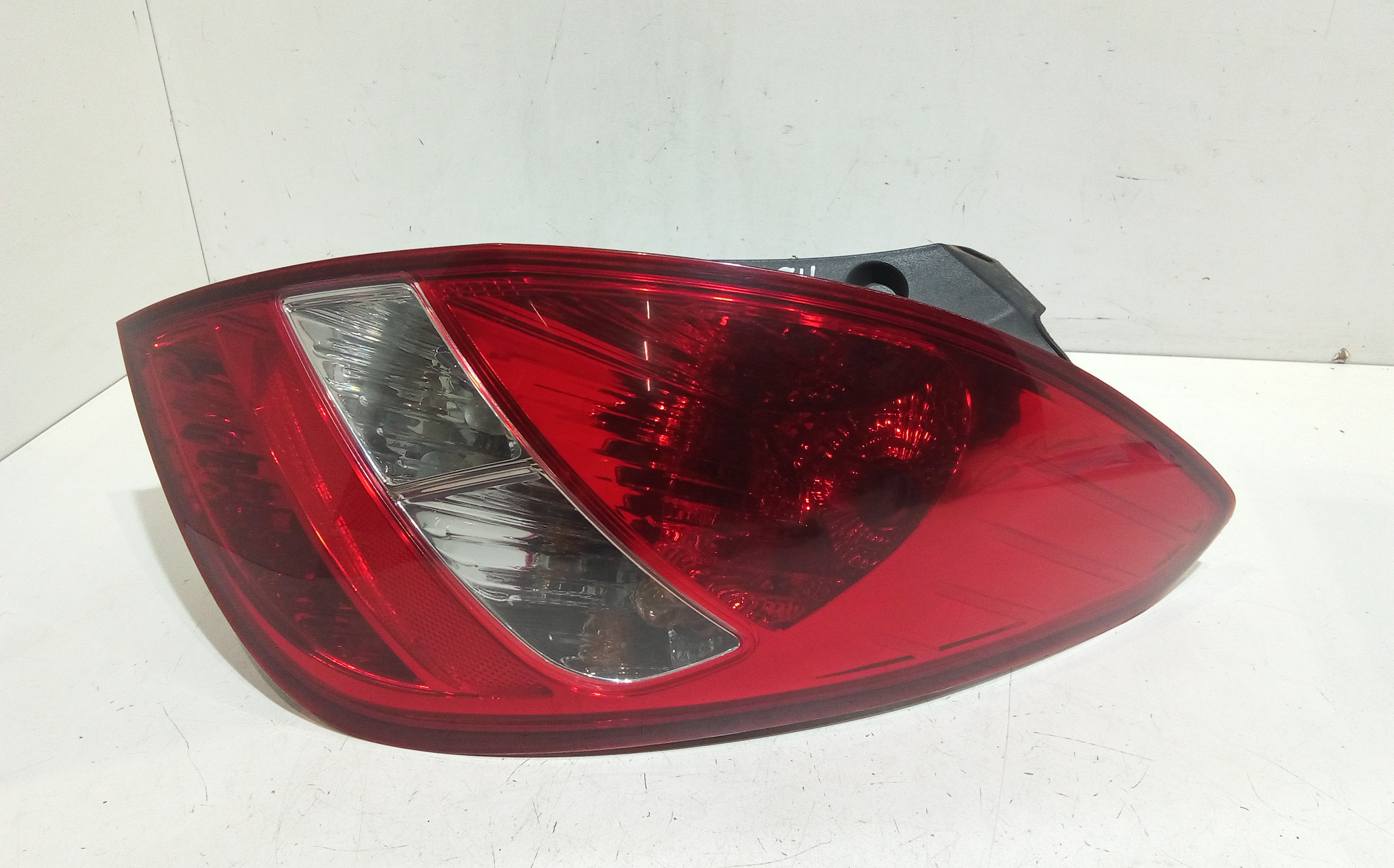 Fanale Post. Destro 924021J000 Usato