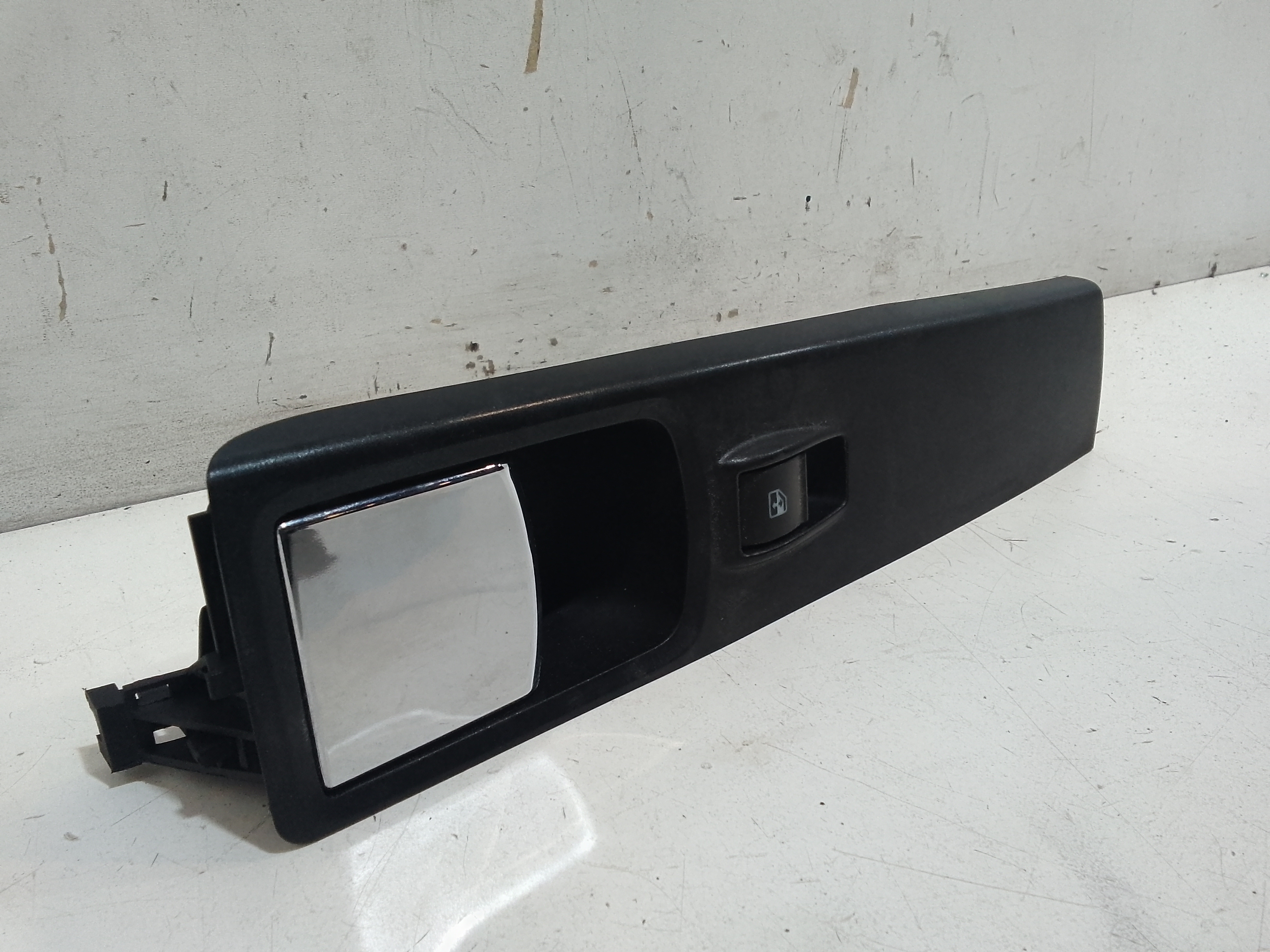 Interruttore Alzacristalli Porta Ant. Destro Usato