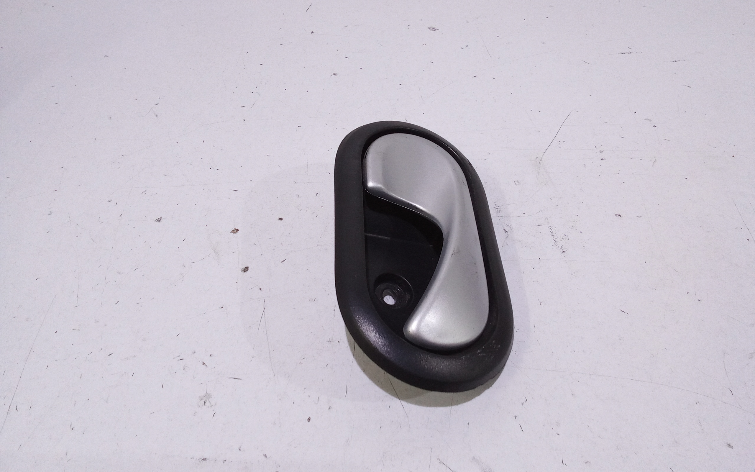 Maniglia Int. Apertura Porta Ant. Destro Usato