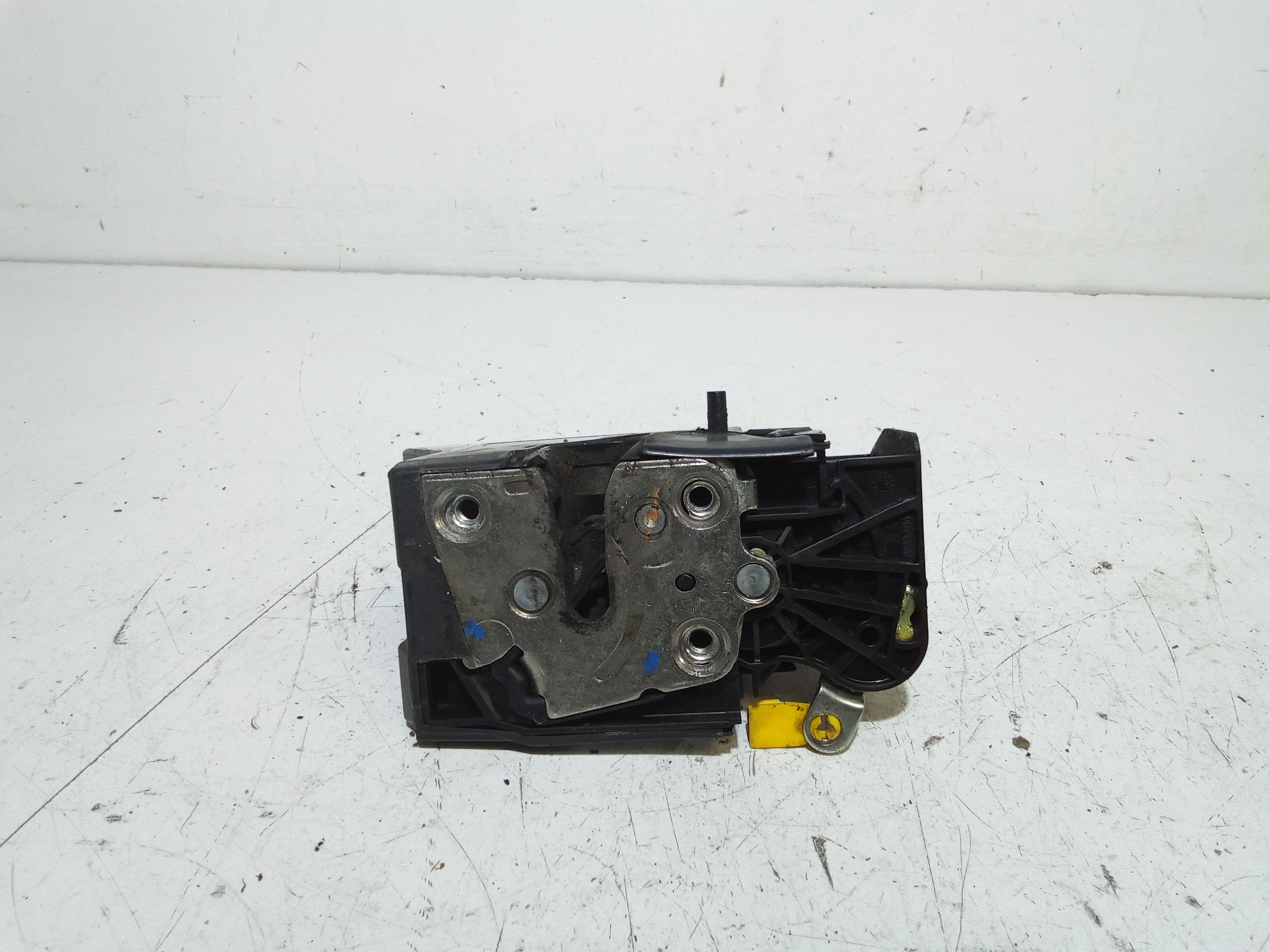 Serratura Porta Post. Sinistro 825033585R Usato