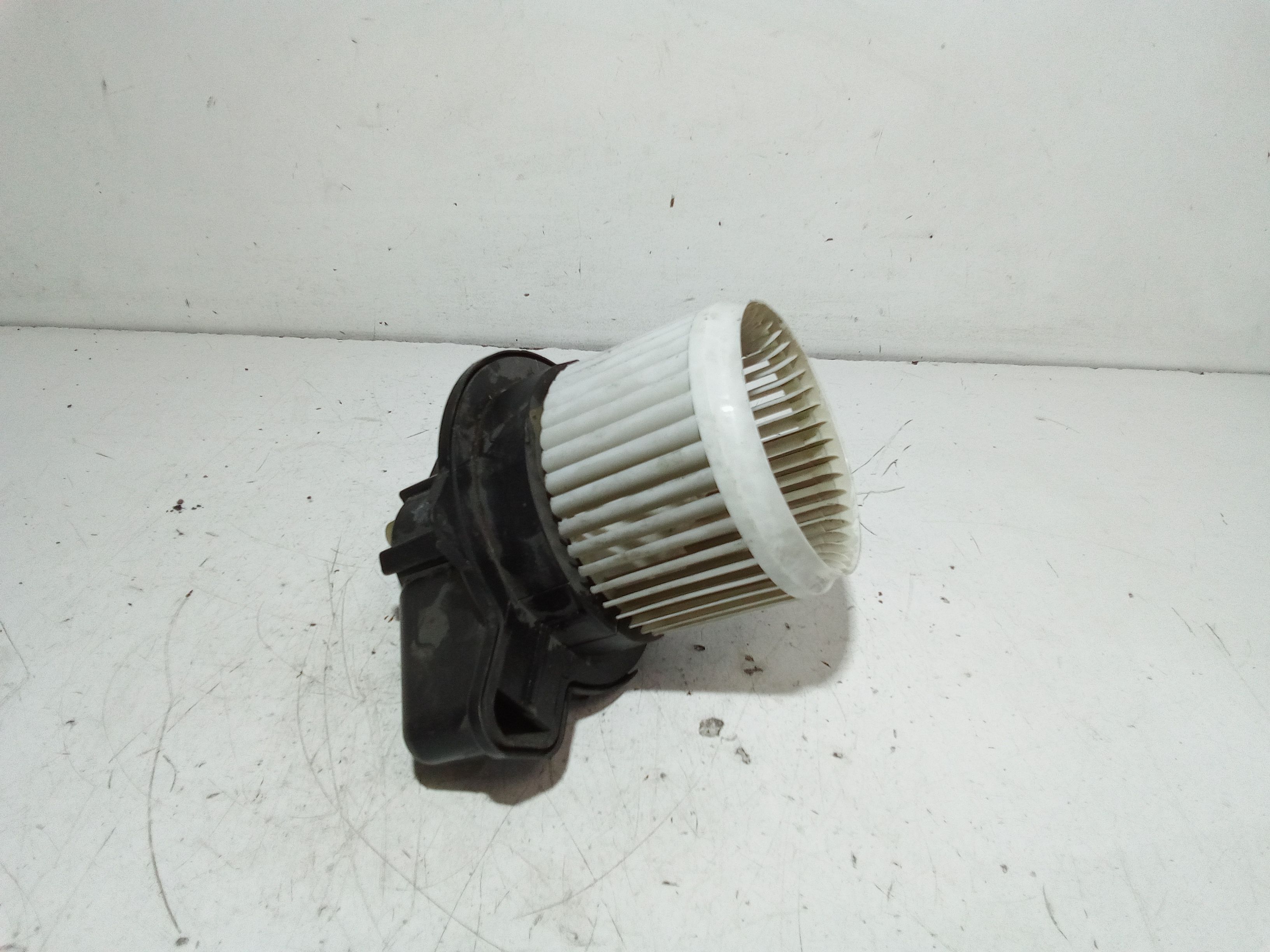 Motorino Ventilazione Abitacolo 77368879 Usato