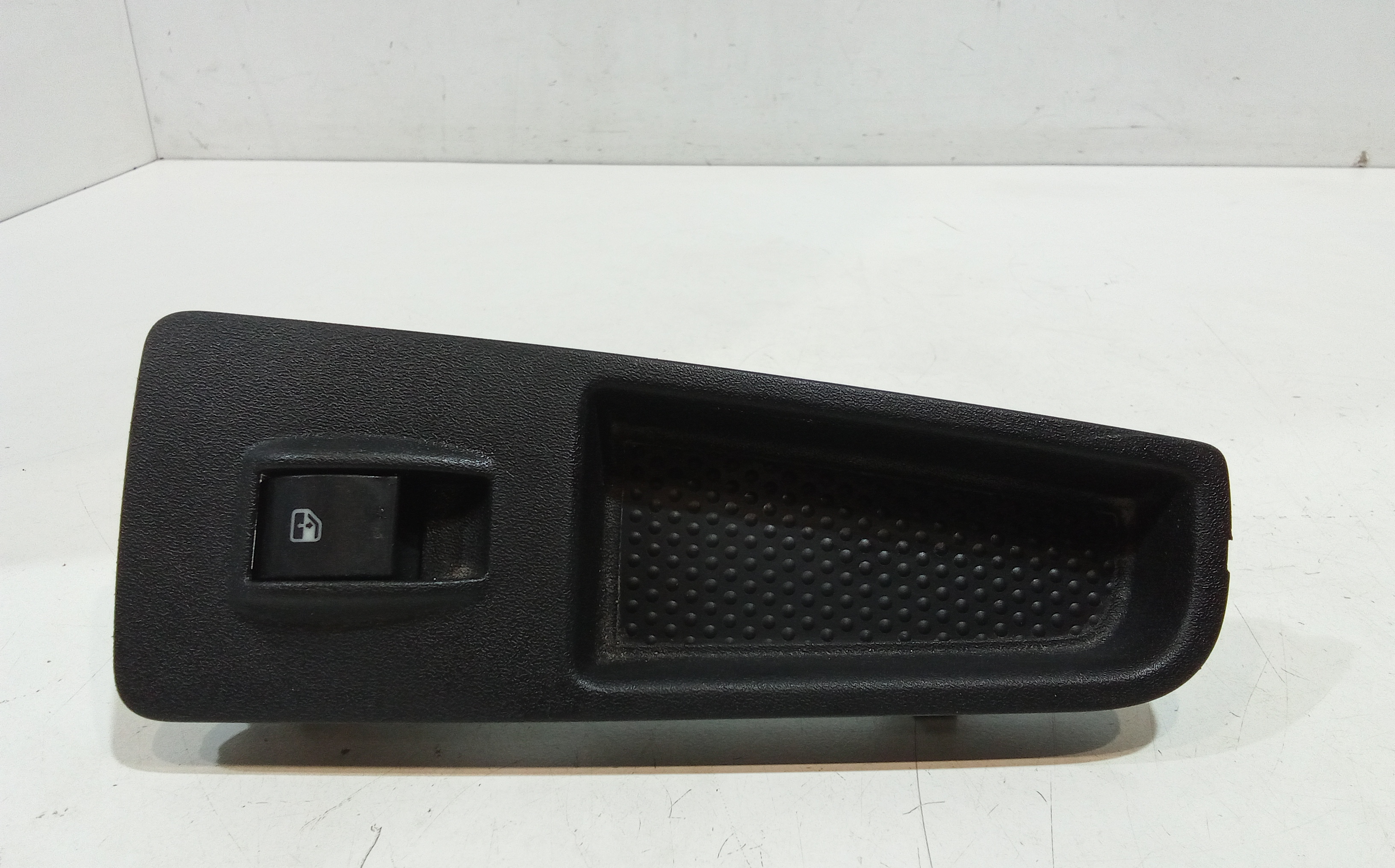 Interruttore Alzacristalli Porta Post. Destro 735474942 Usato