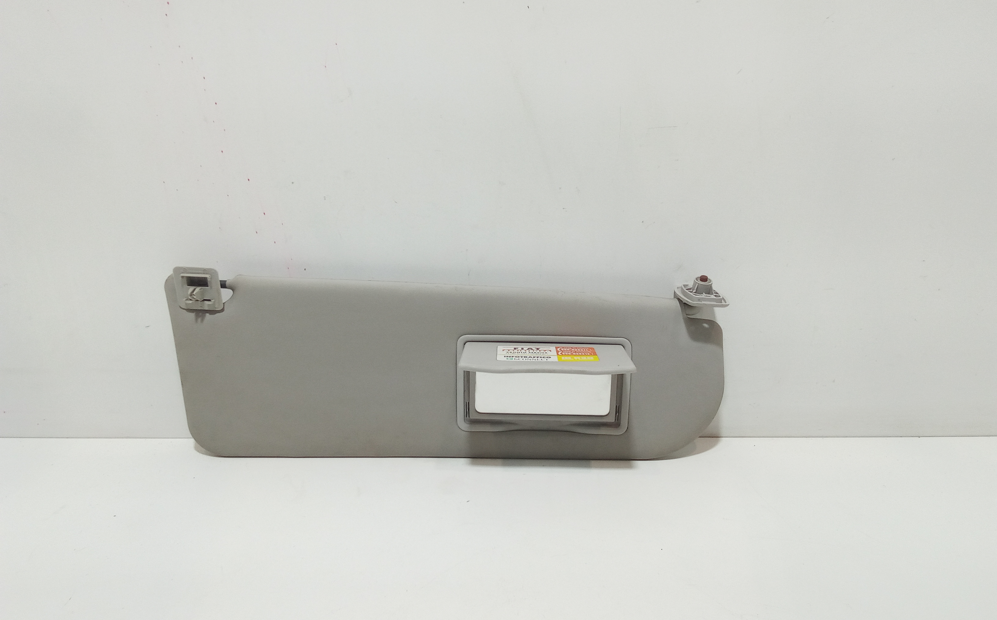 Aletta Parasole Parabrezza Destro 9467252077 Usato