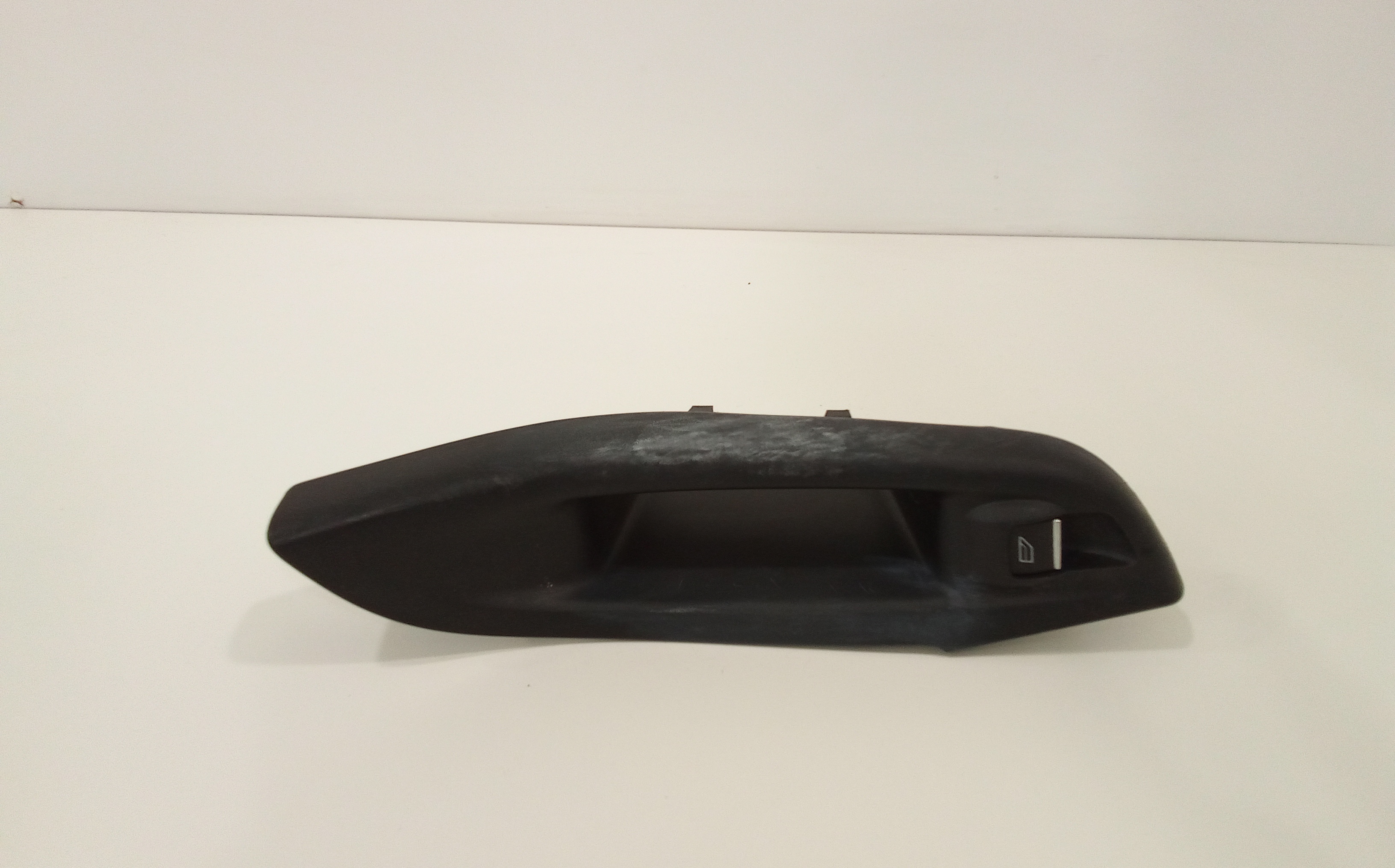 Interruttore Alzacristalli Porta Post. Destro 1850432 Usato