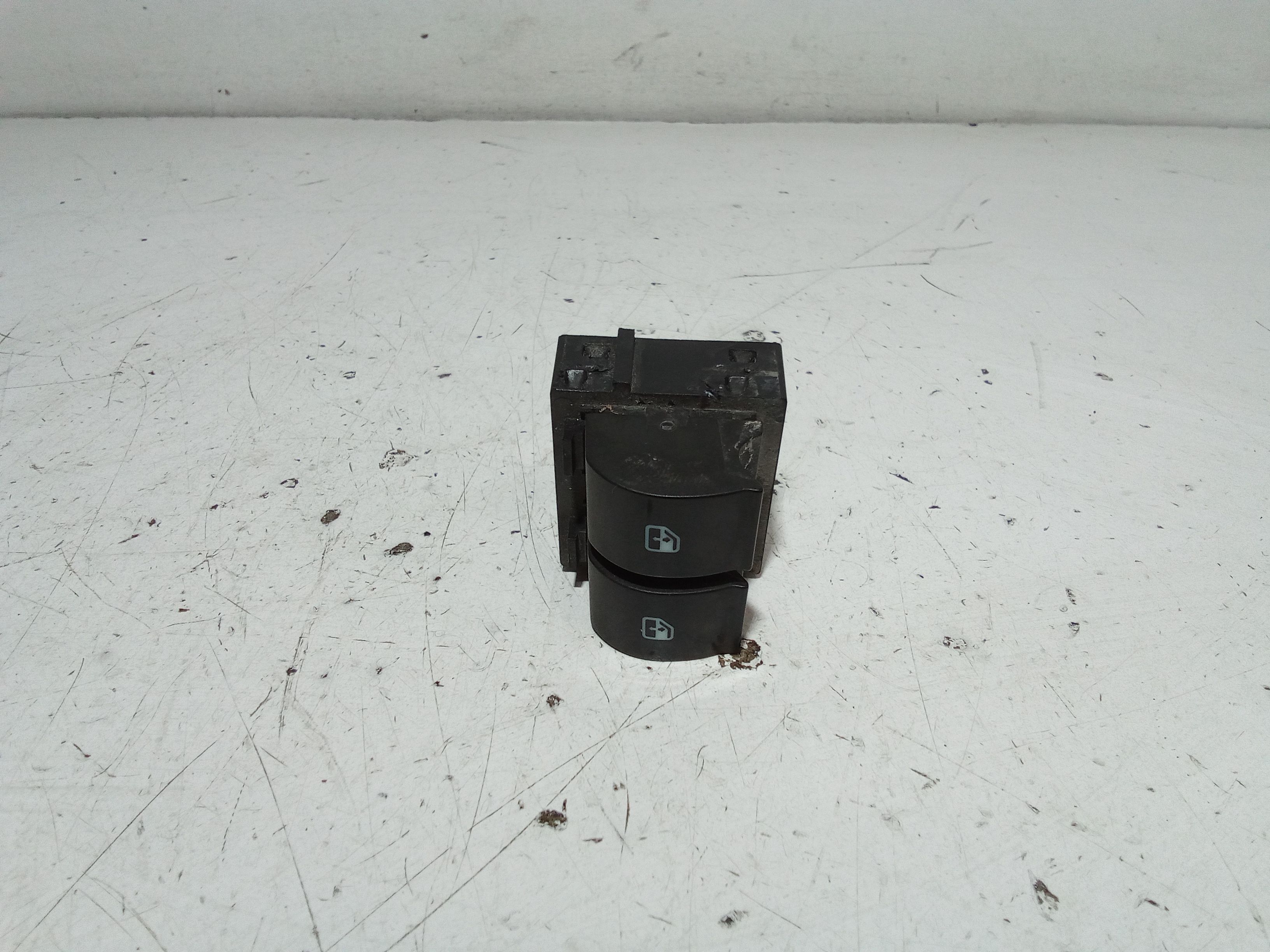 Interruttore Alzacristalli Porta Ant. Sinistro Usato