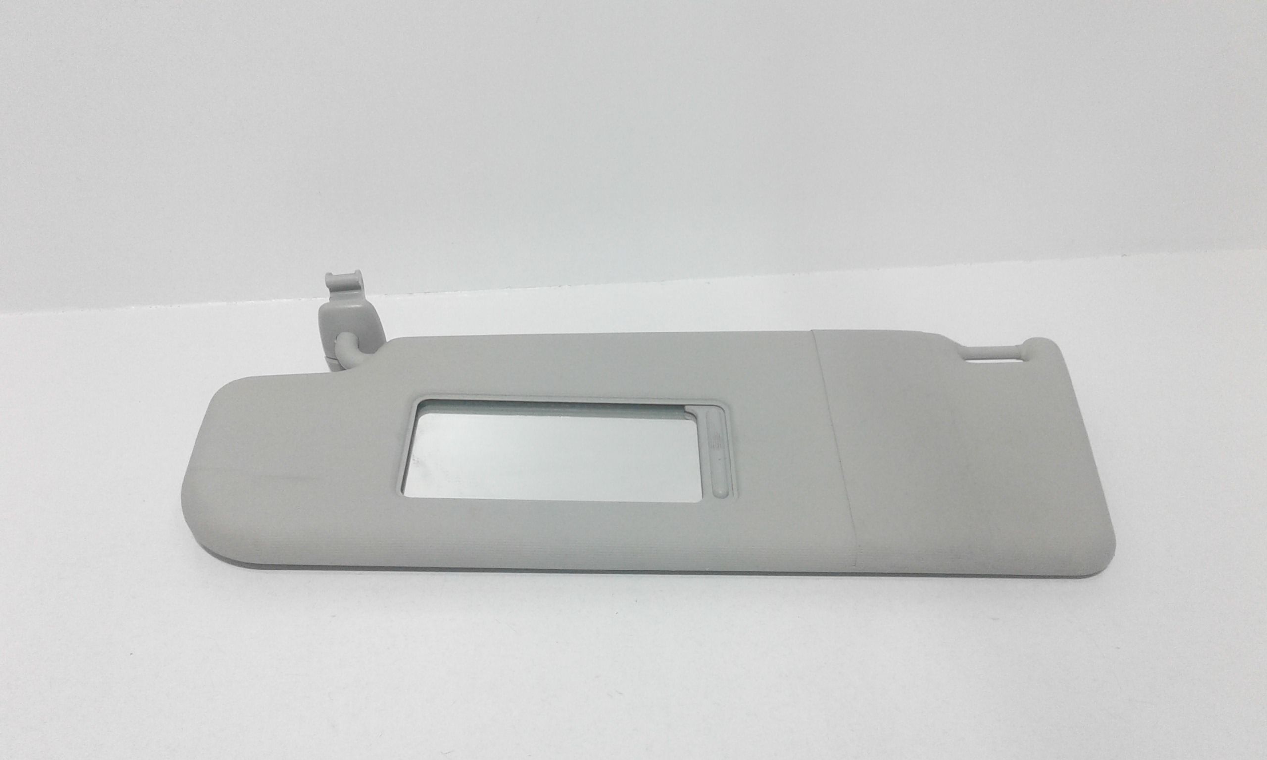 Aletta Parasole Parabrezza Sinistro 6R0857551K2F4 Usato