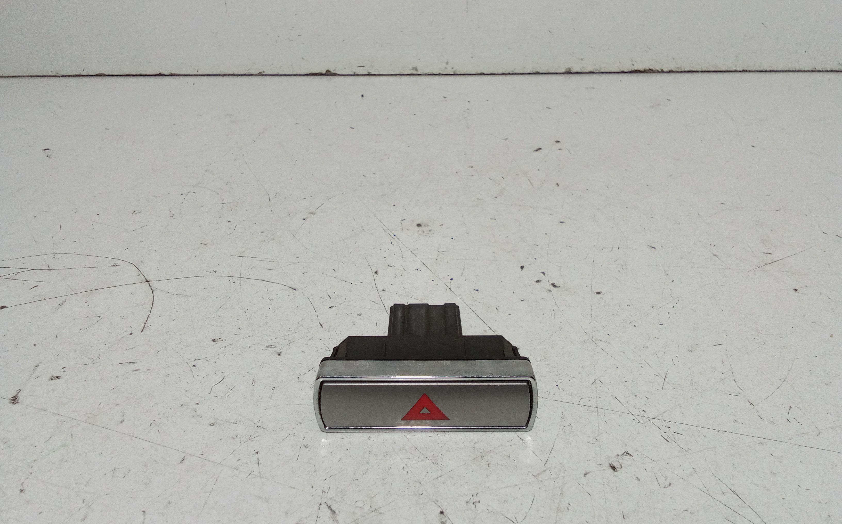 Interruttore Luci Emergenza 1563625 Usato