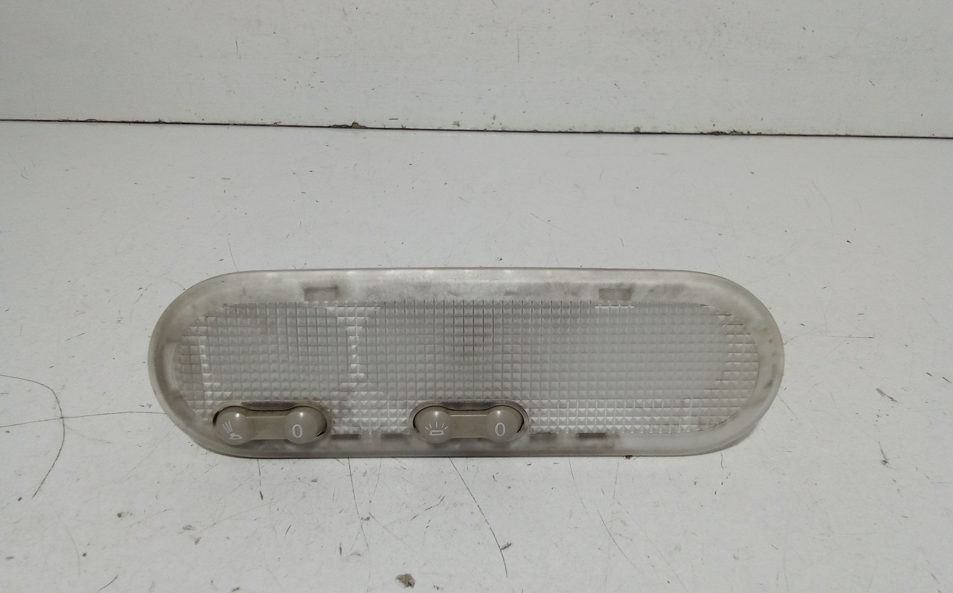 Luce Cortesia Ant. Tetto 264301390R Usato