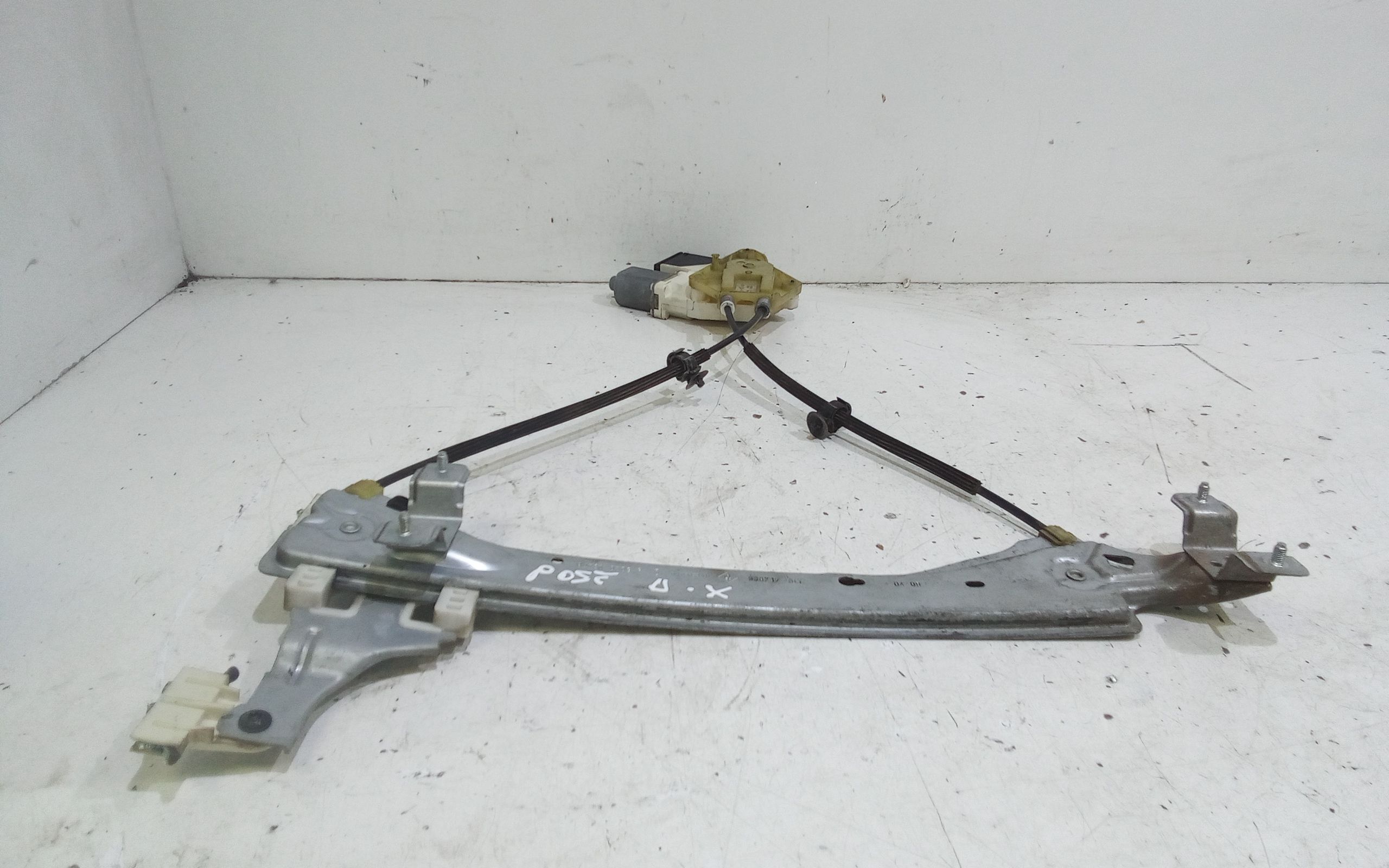 Alzacristallo Porta Post. Destro 827200003R Usato