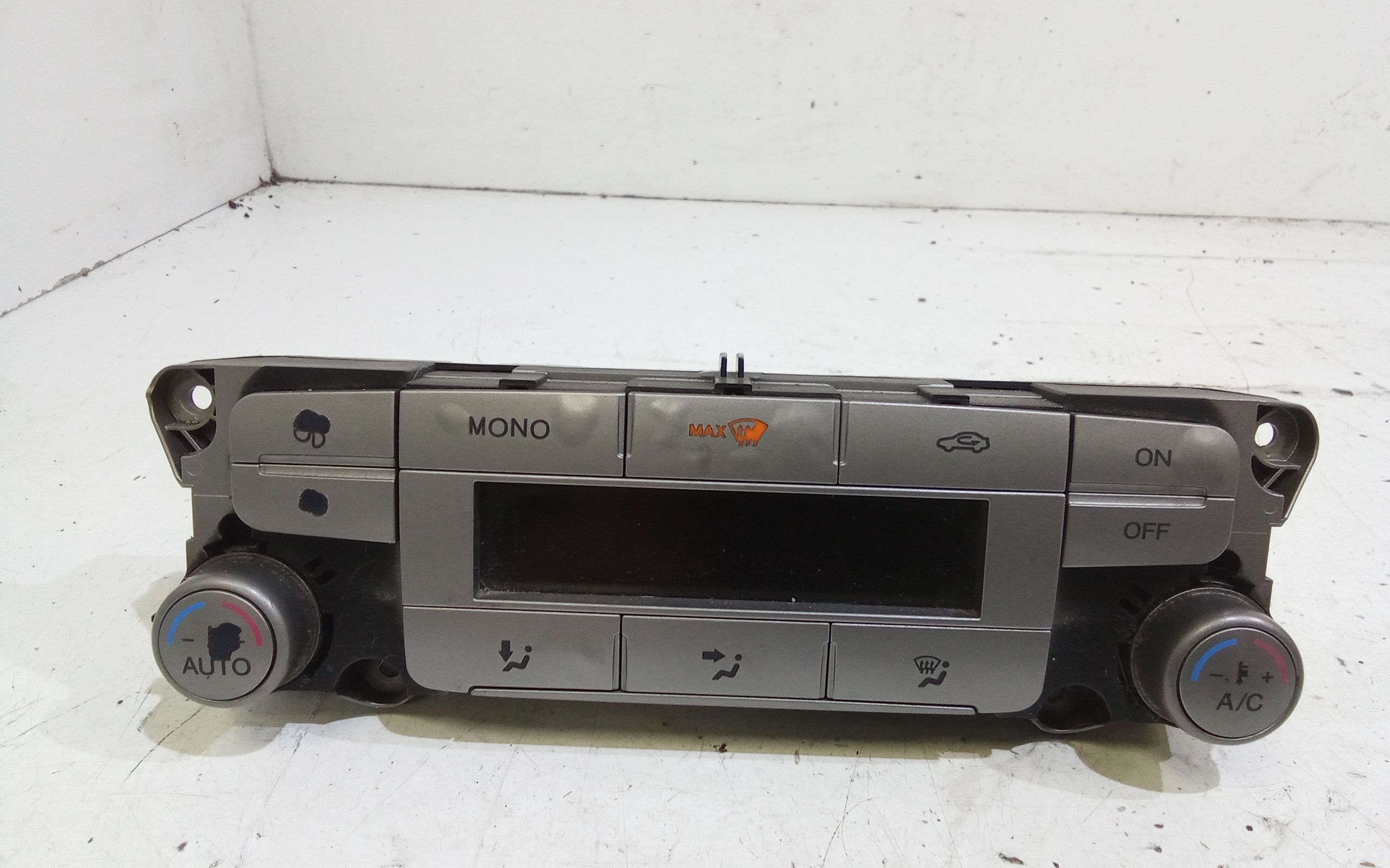 Blocco Comando Climatizzazione 1553765 Usato