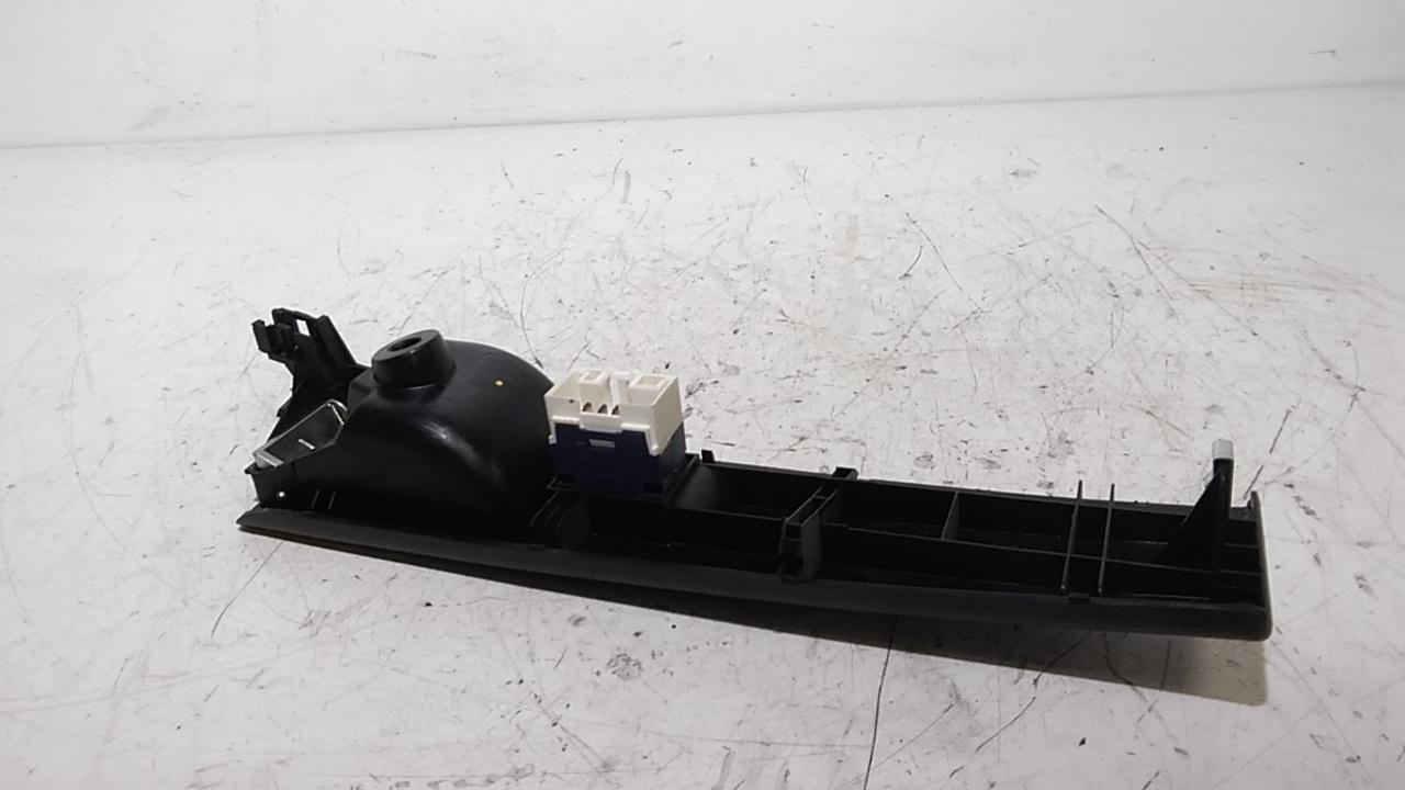 Interruttore Alzacristalli Porta Ant. Destro Usato