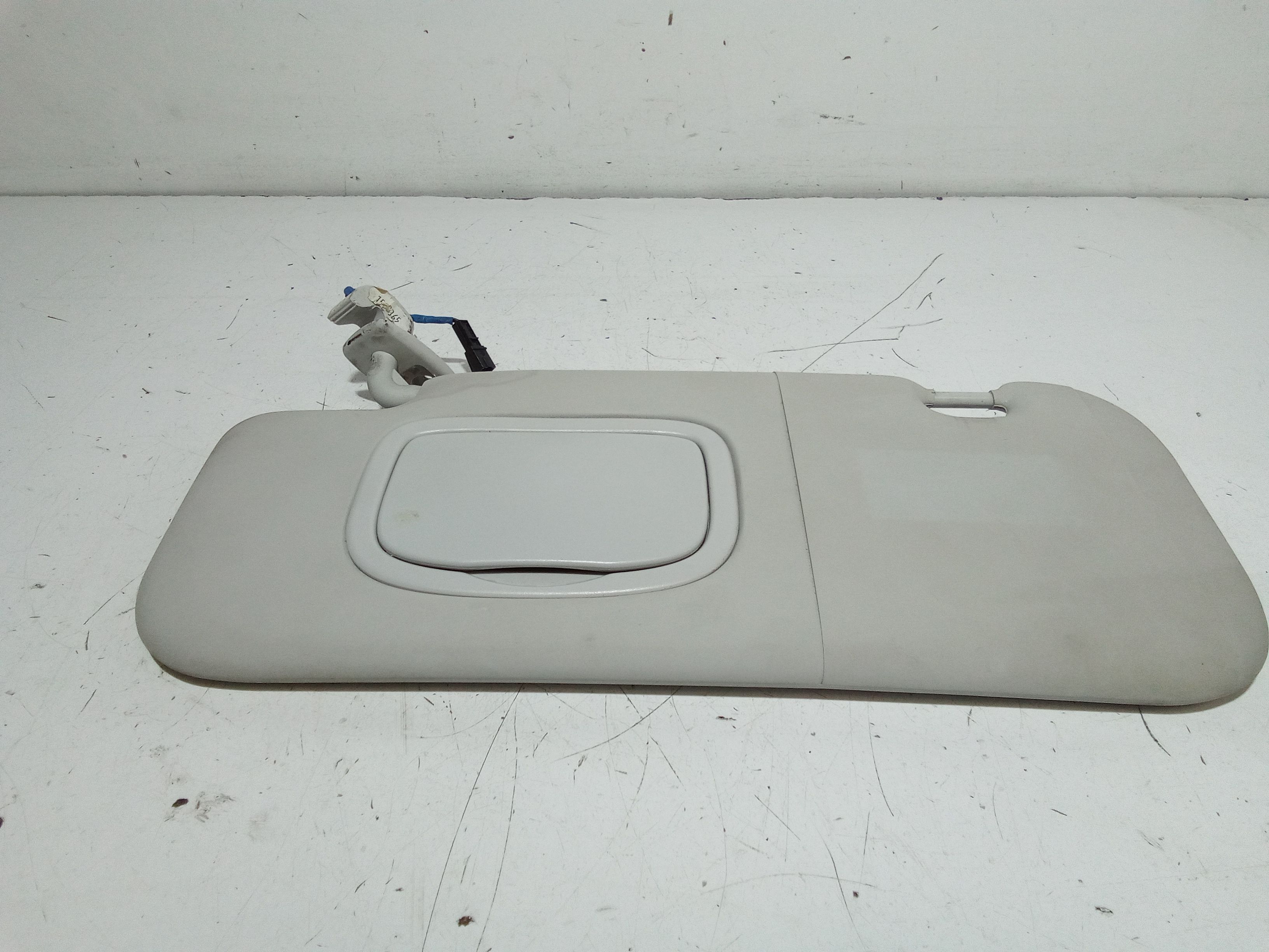 Aletta Parasole Parabrezza Sinistro 735670010 Usato