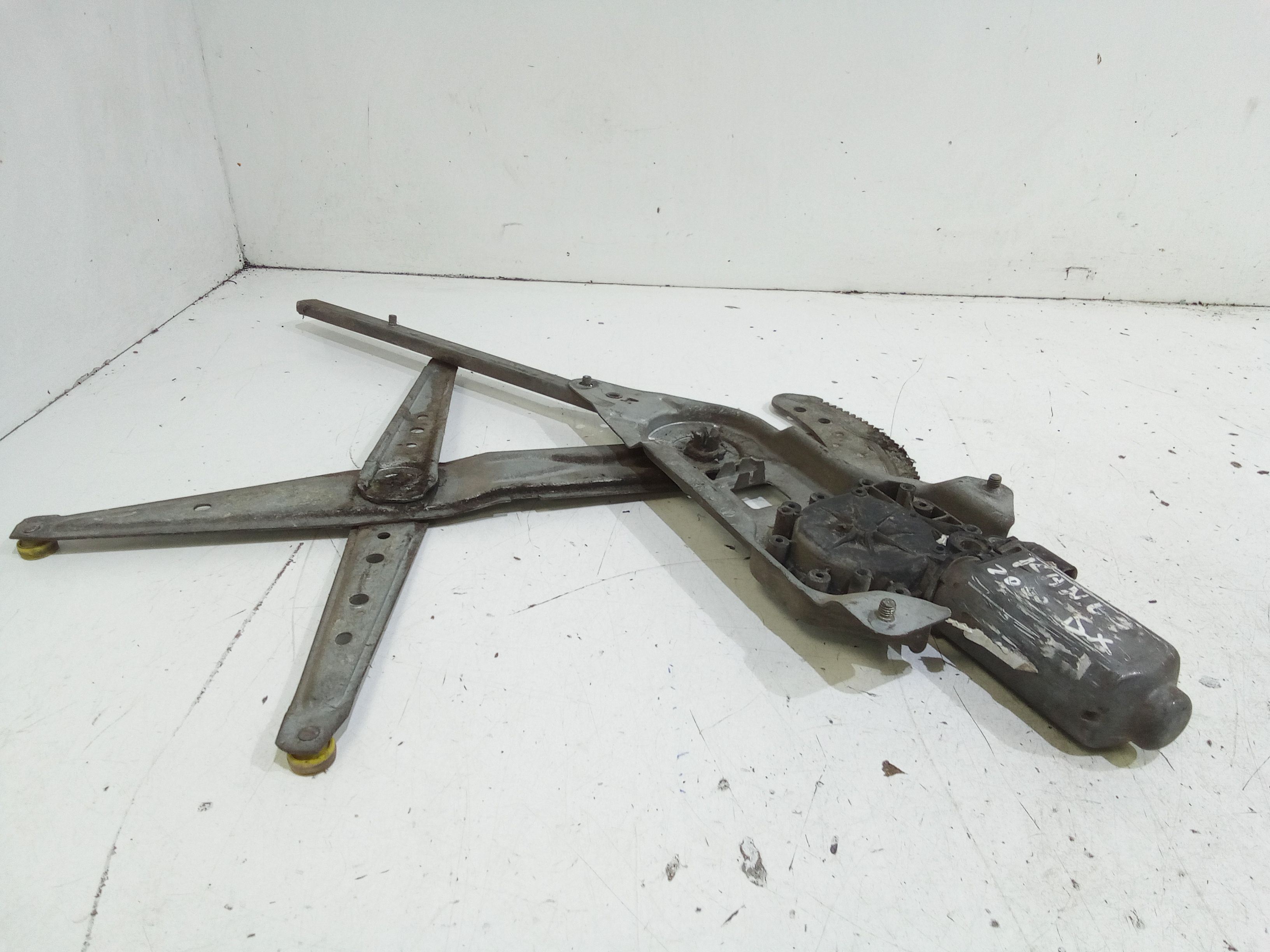 Alzacristallo Porta Ant. Destro 8200157006 Usato