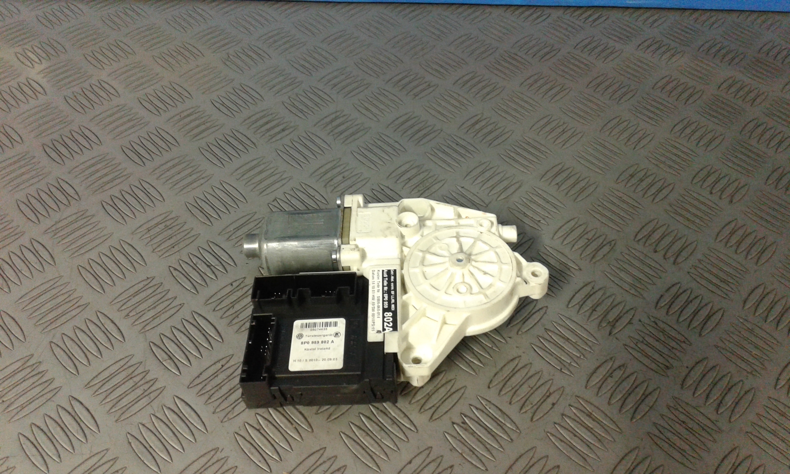 Motorino Alzacristallo Porta Ant. Destro 8P0959802G Usato