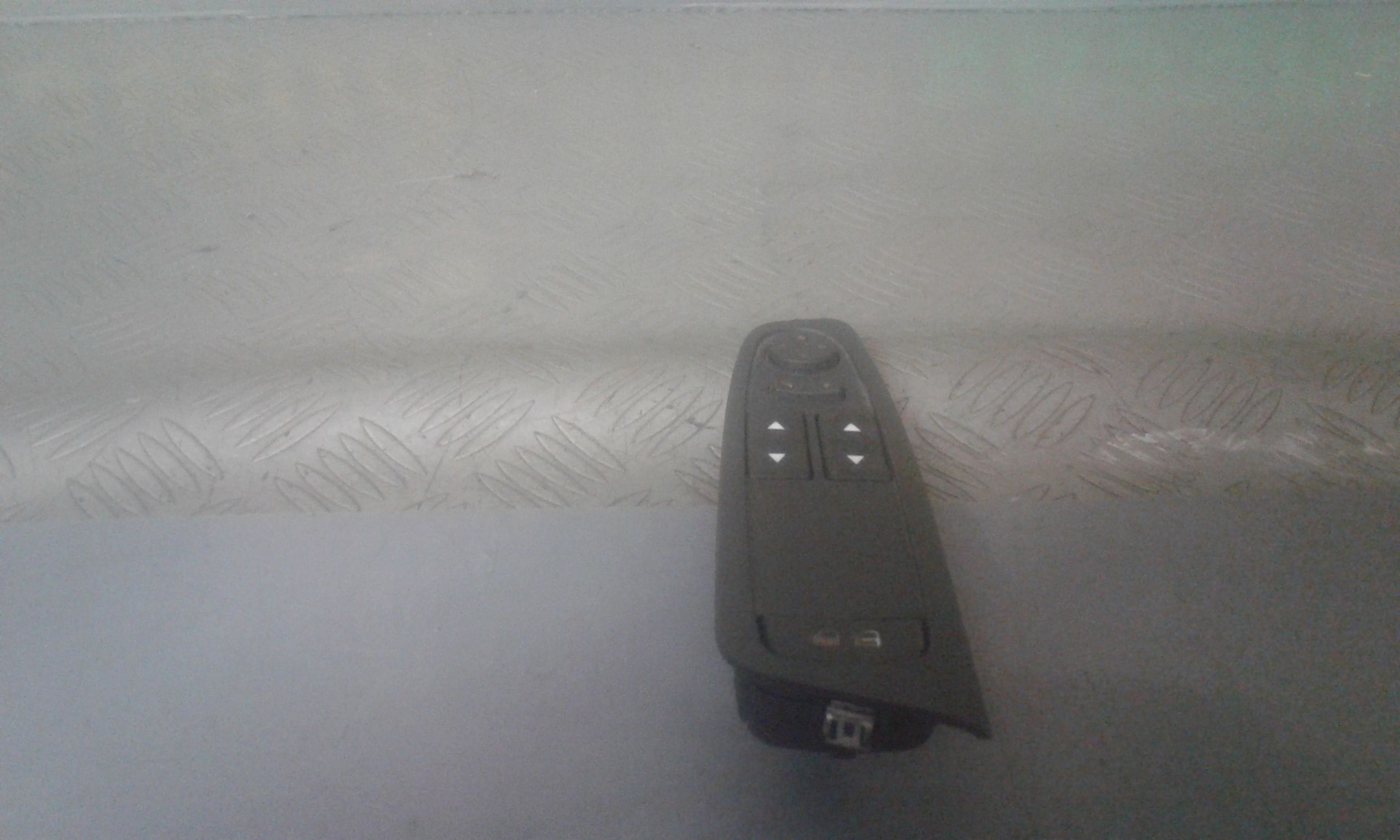 Interruttore Alzacristalli Porta Ant. Sinistro Usato