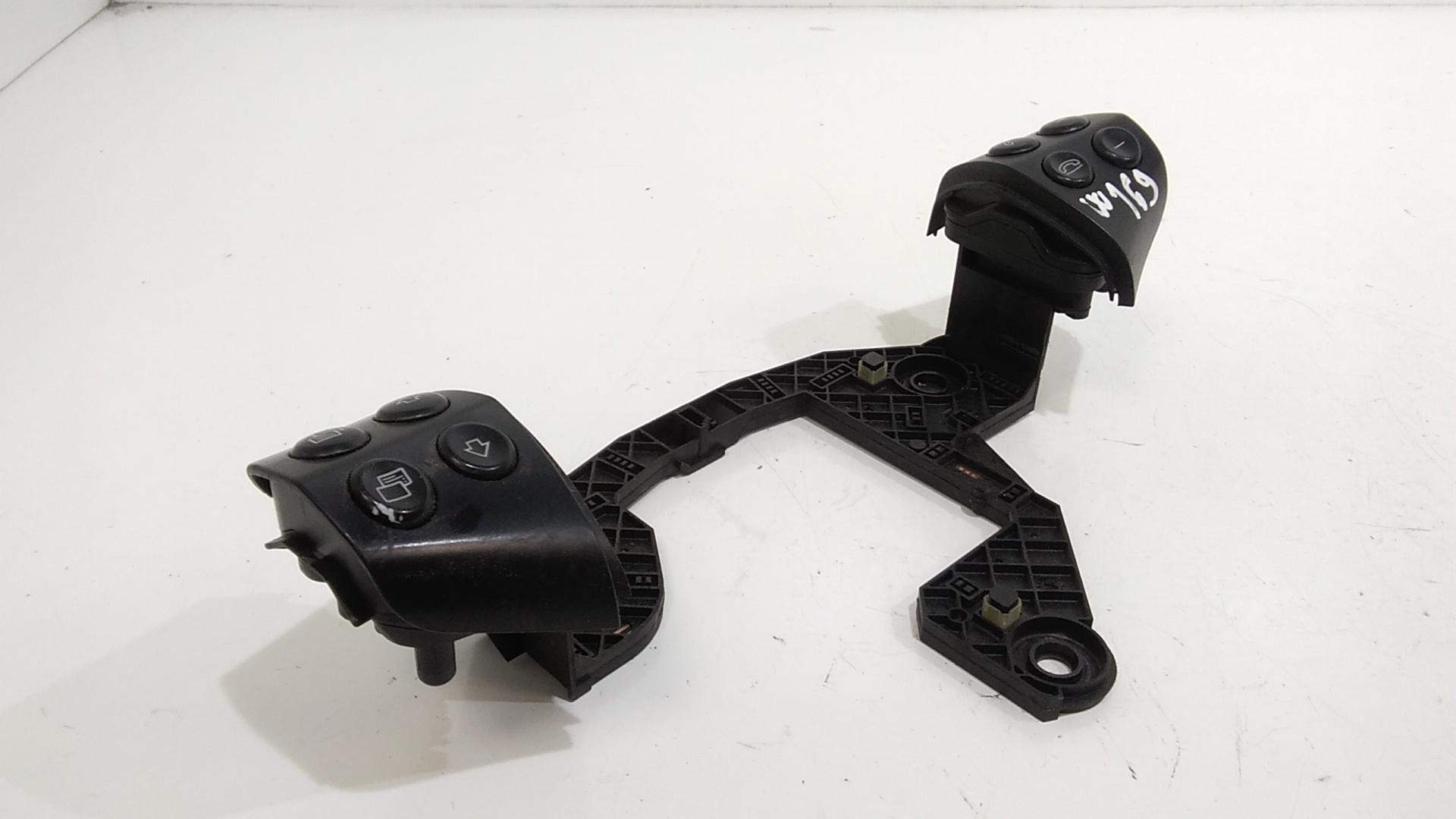 Blocco Volante Multifunzione A16982073109116 Usato