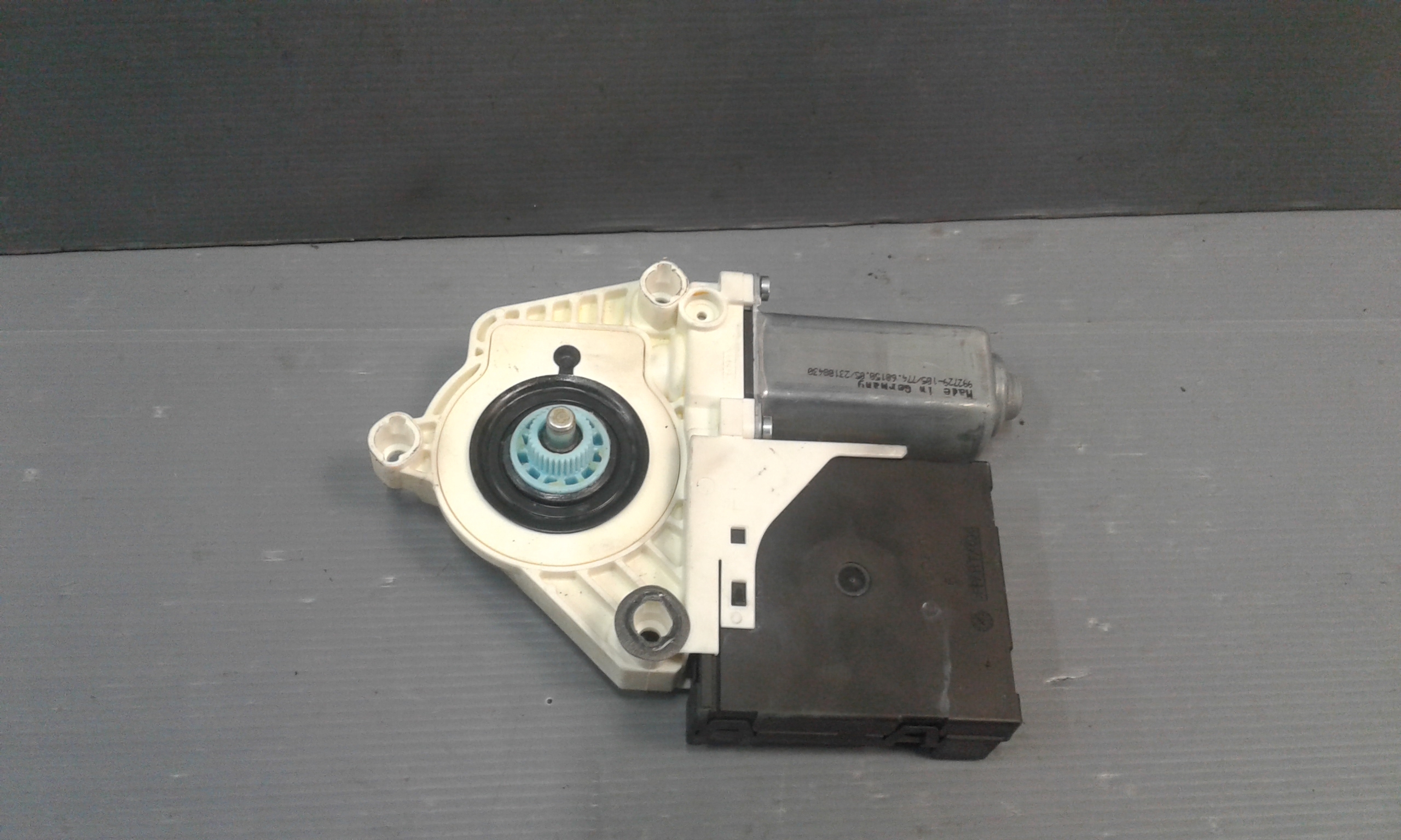 Motorino Alzacristallo Porta Ant. Destro 1K0959702AEZ03 Usato