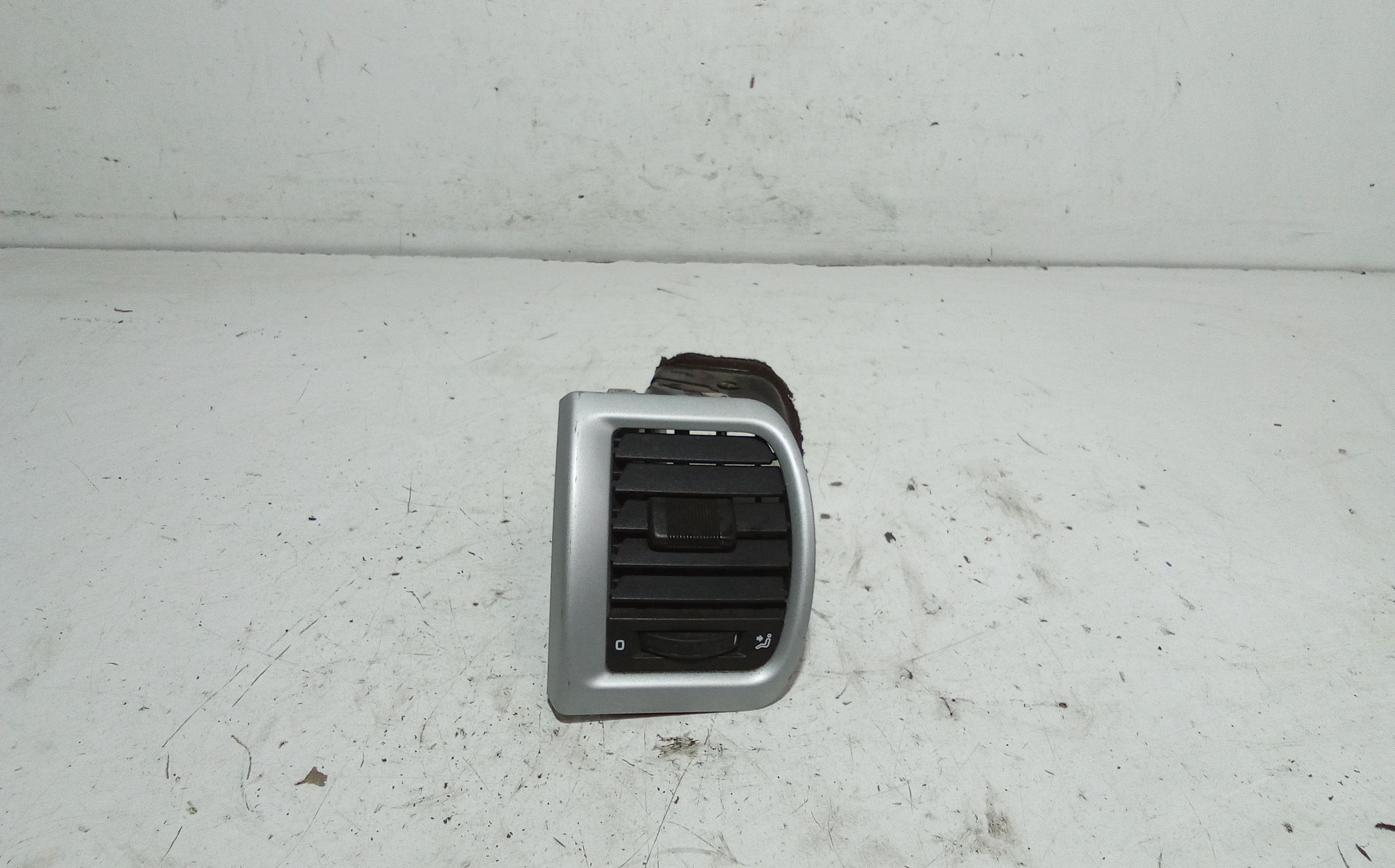 Condotto Aria Bocchette Lat. Cruscotto Sinistro Usato