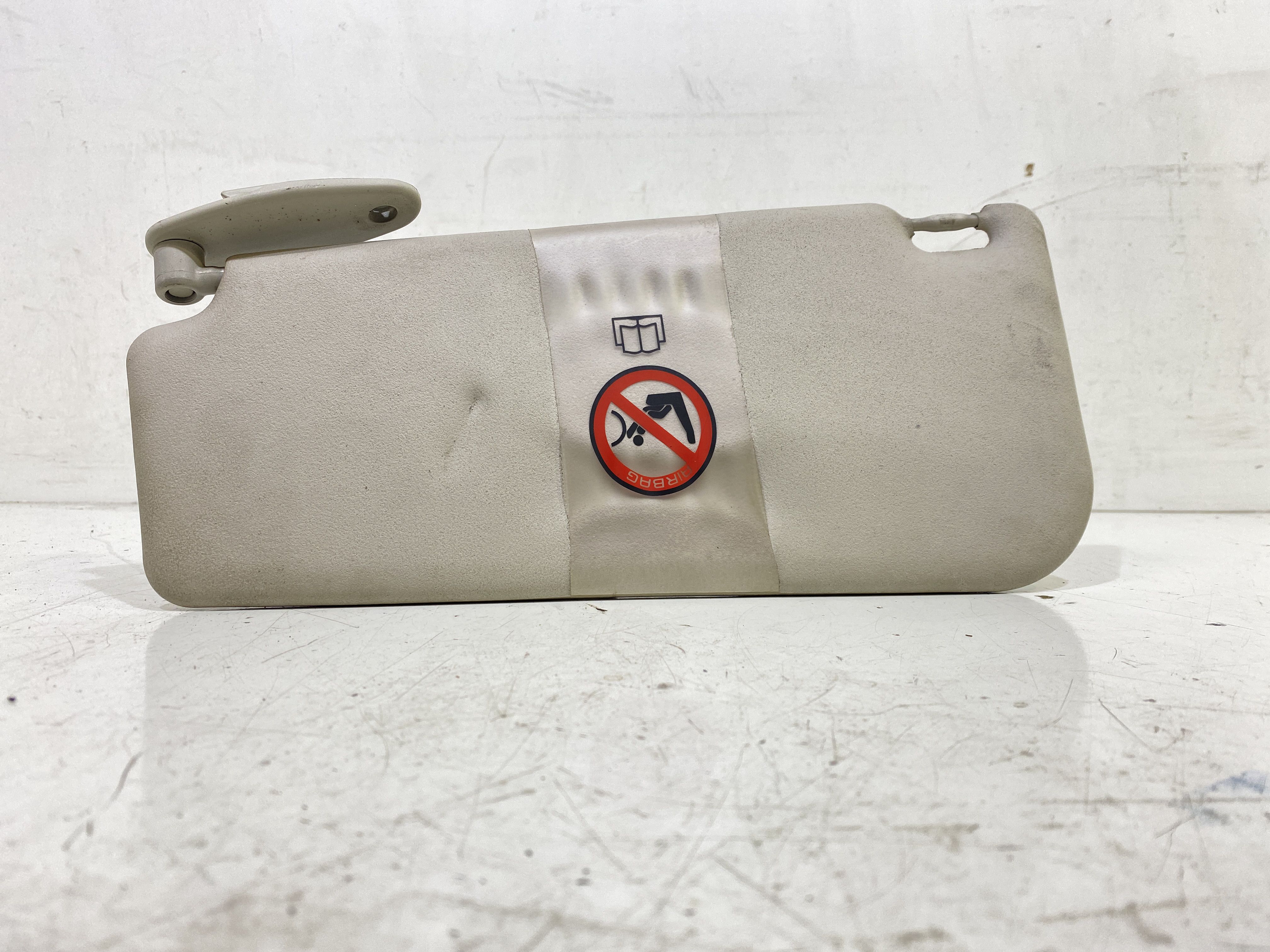 Aletta Parasole Parabrezza Destro 735367821 Usato