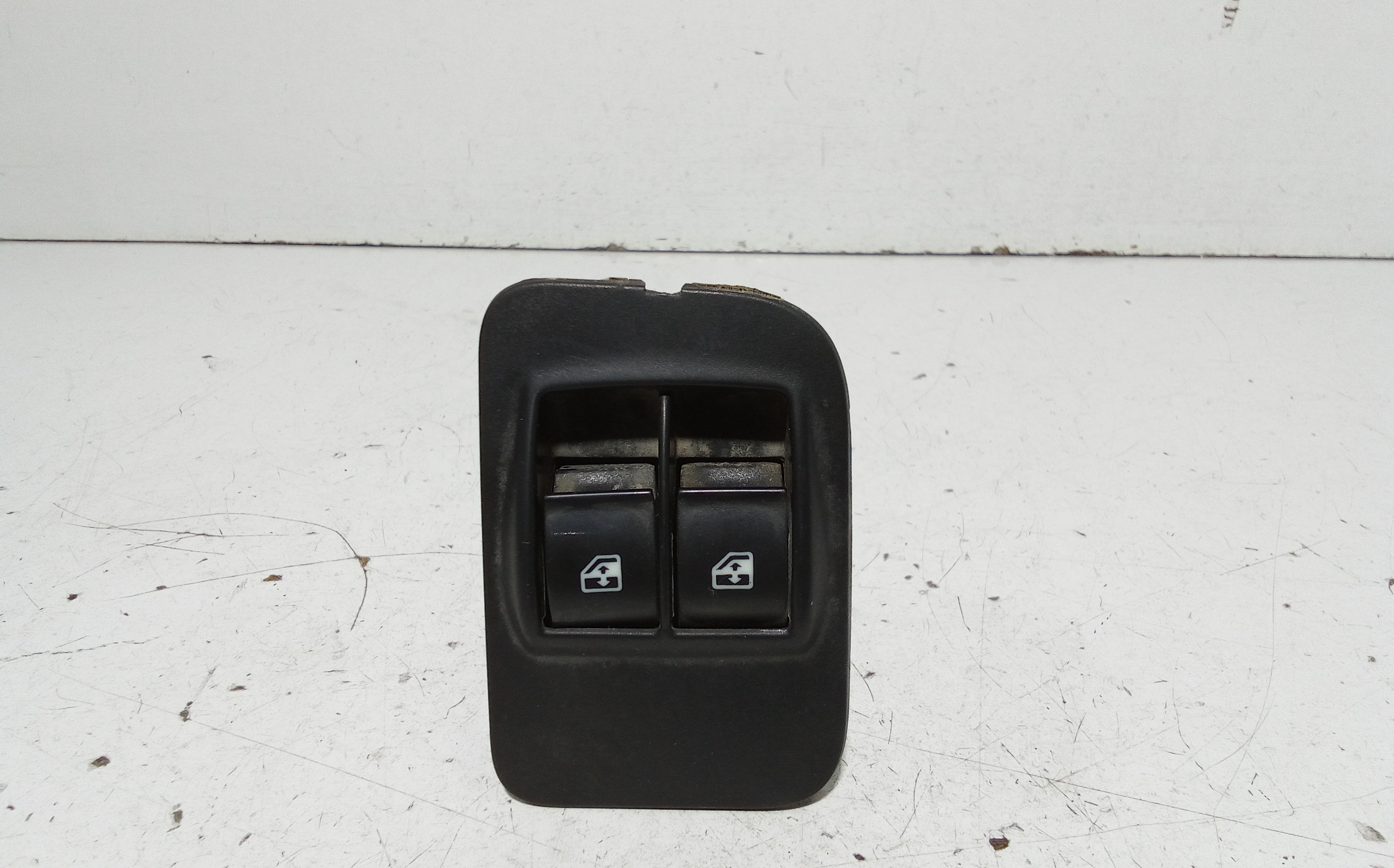 Interruttore Alzacristalli Porta Ant. Sinistro Usato