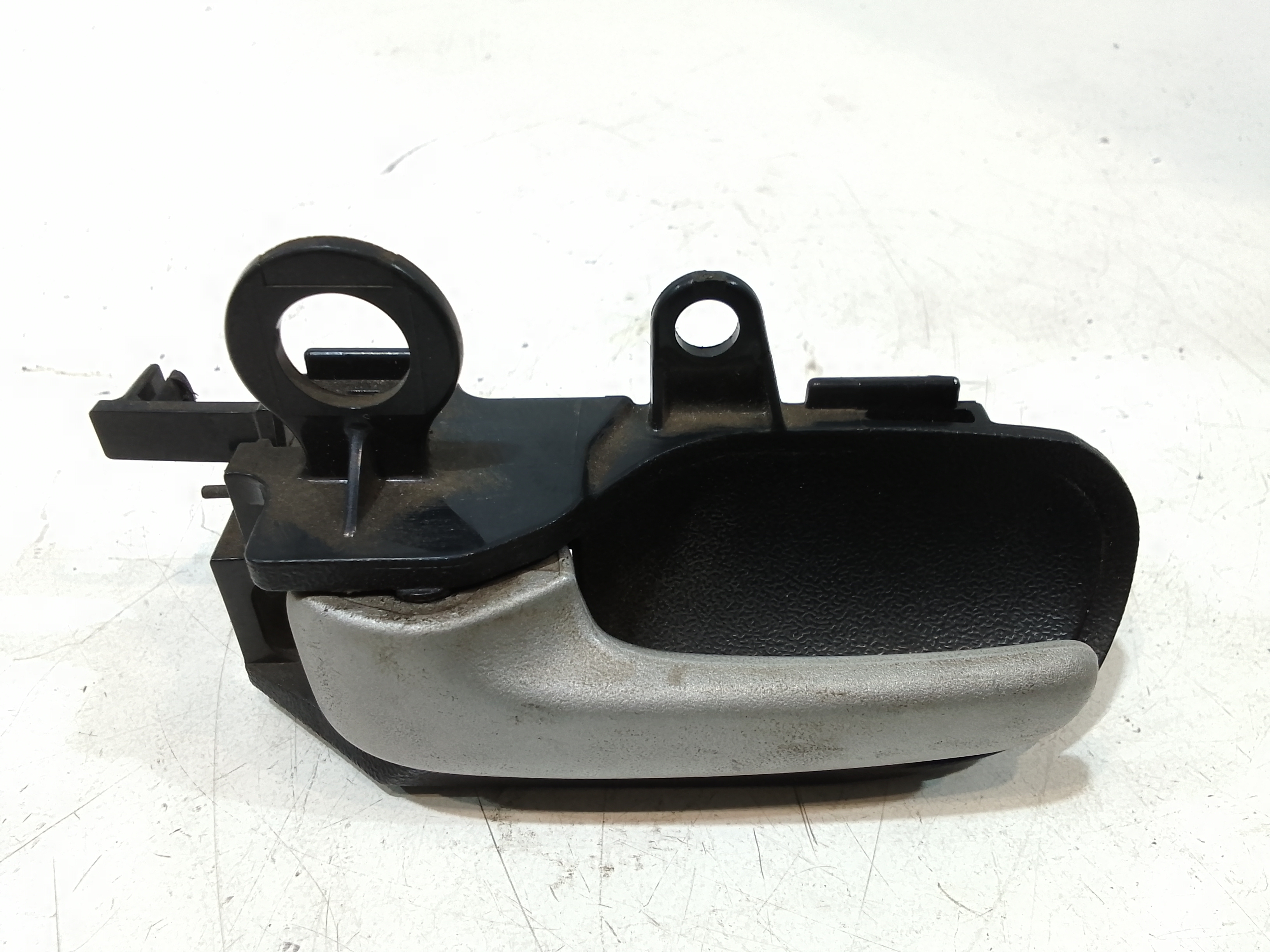 Maniglia Int. Apertura Porta Ant. Sinistro 6920652010B3 Usato