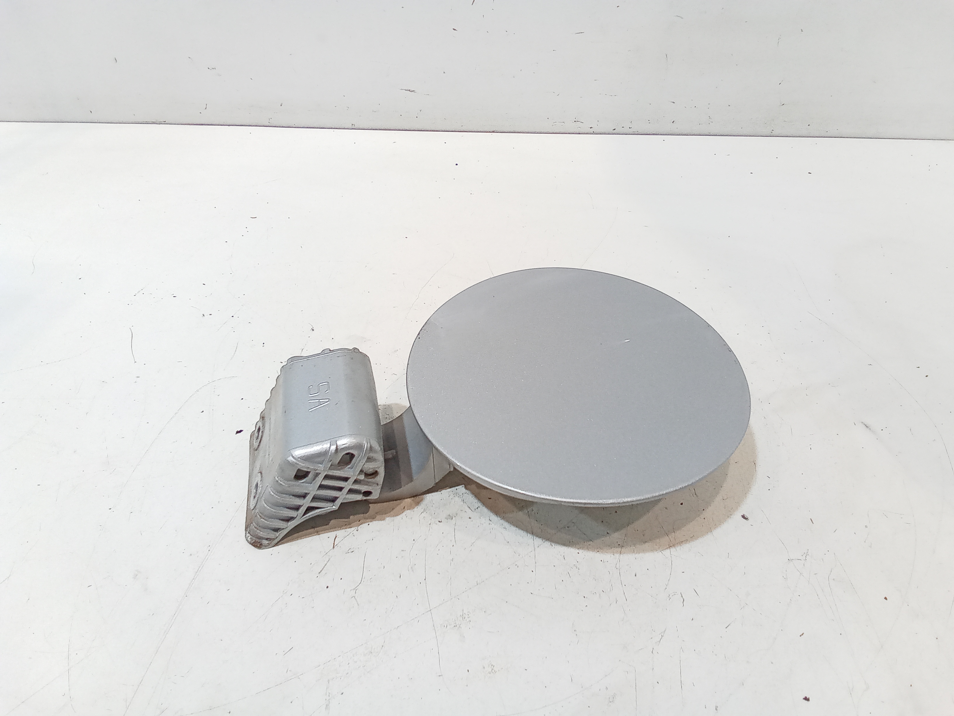 Sportello Carburante 6951007000 Usato