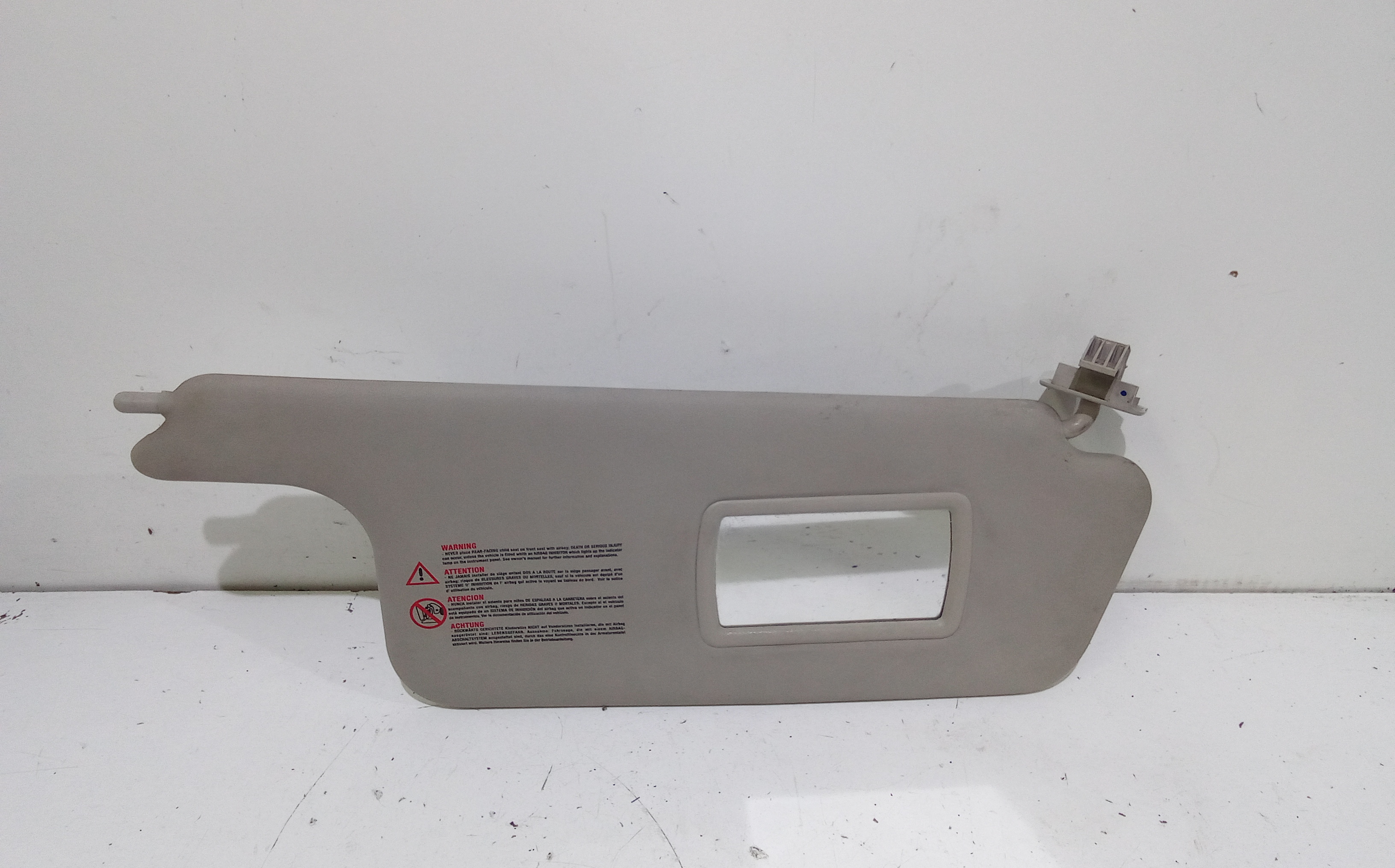 Aletta Parasole Parabrezza Destro 8200246822 Usato