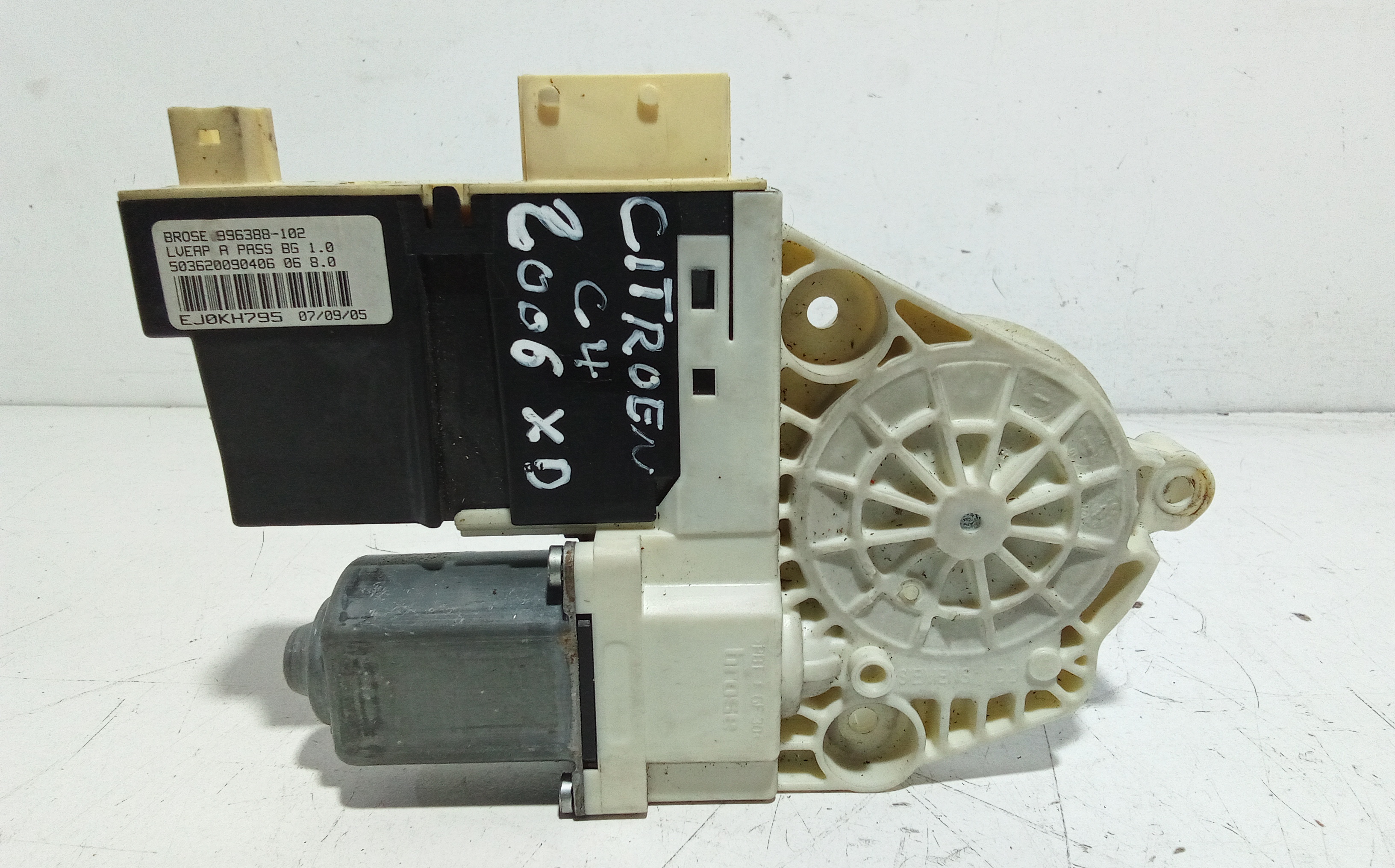 Motorino Alzacristallo Porta Ant. Destro 9222AV Usato