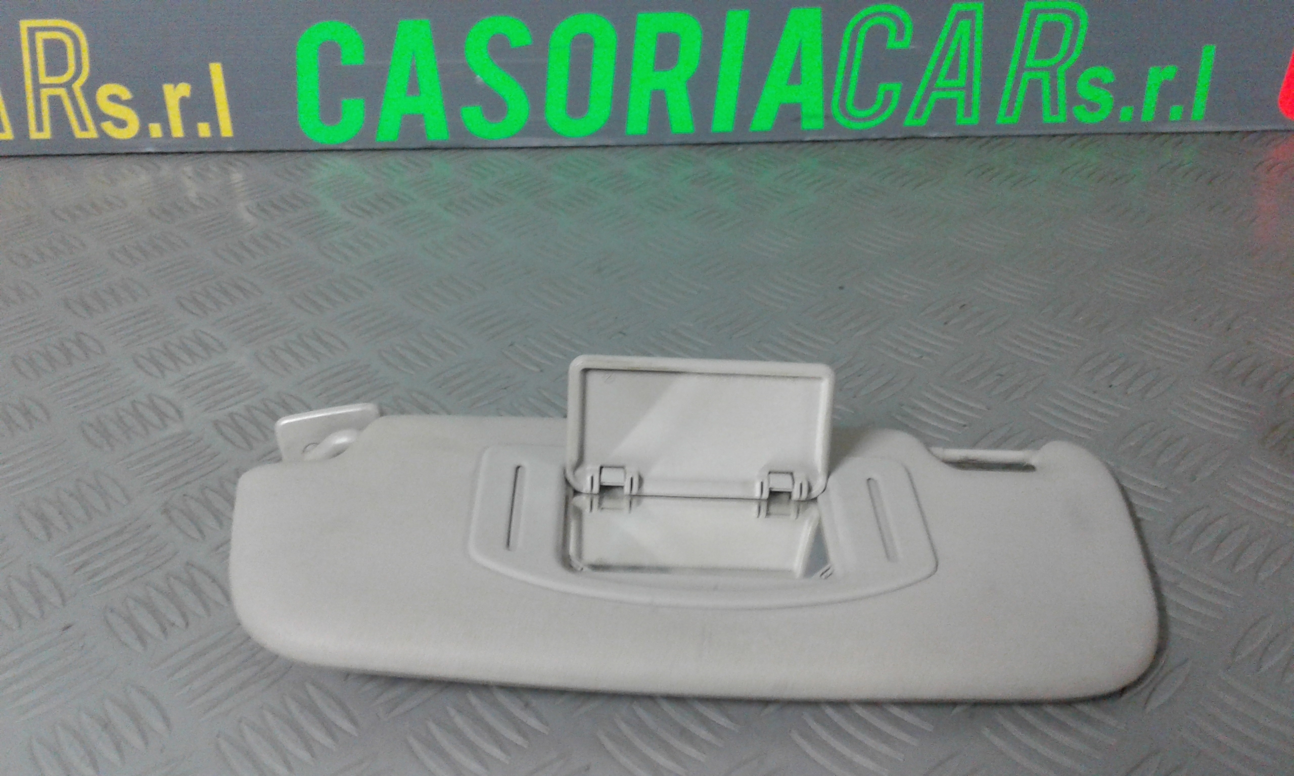 Aletta Parasole Parabrezza Sinistro A4548100910CH0A Usato