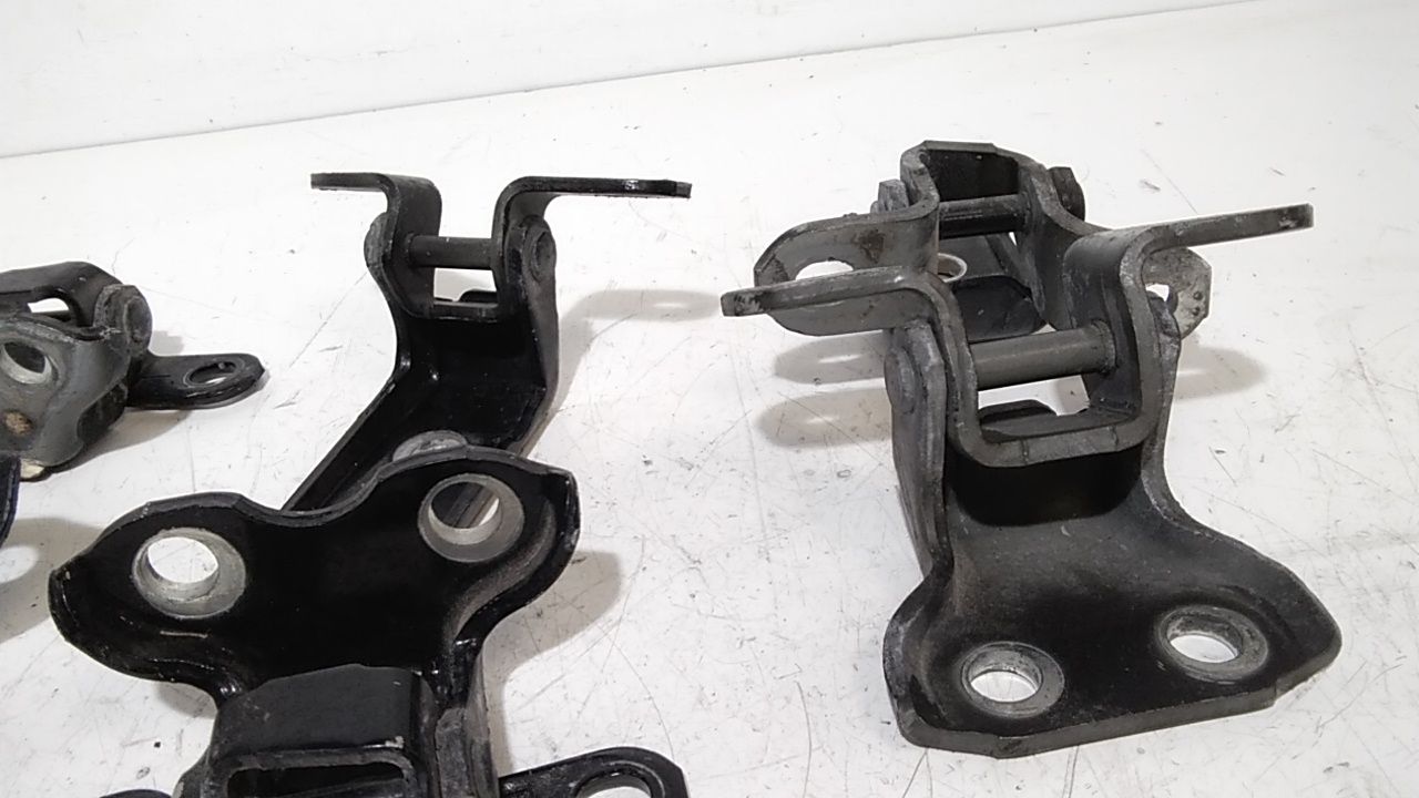 Cerniera Porta Ant. Destro,cerniera Porta Ant.sinistro, Cerniera Porta Post. Destro, Cerniera Porta Post. Sinistro Usato