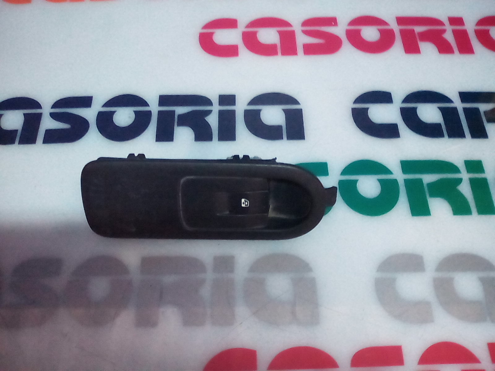 Interruttore Alzacristalli Porta Ant. Destro 8200220511 Usato