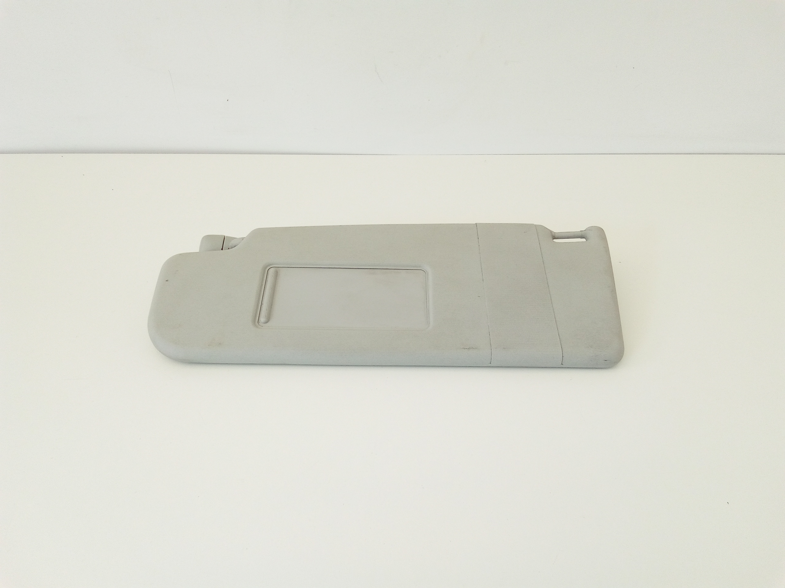 Aletta Parasole Parabrezza Sinistro 6R0857551K2F4 Usato