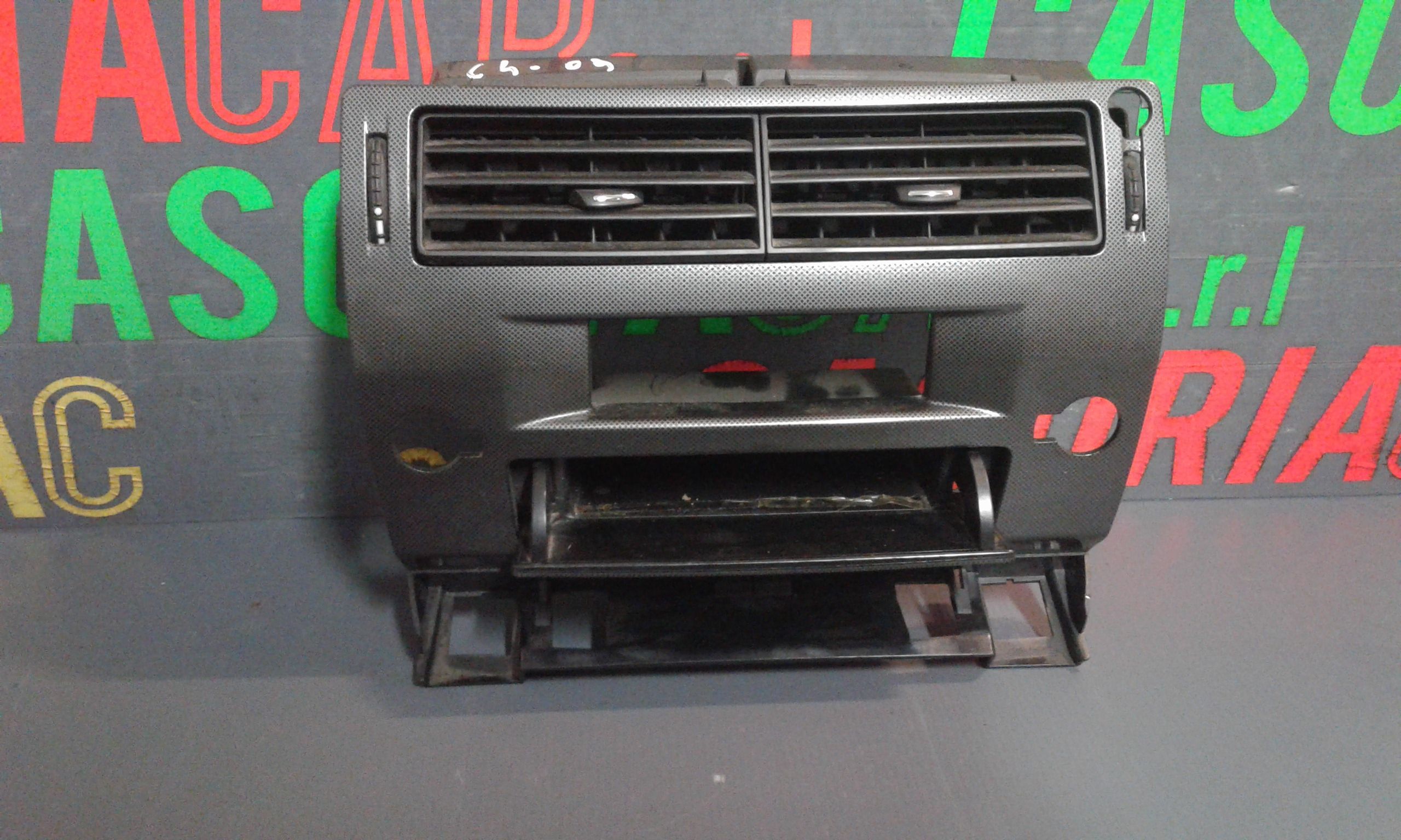 Rivestimento Centr. Cruscotto, Mascherina Portastrumenti Centr. Cruscotto Usato