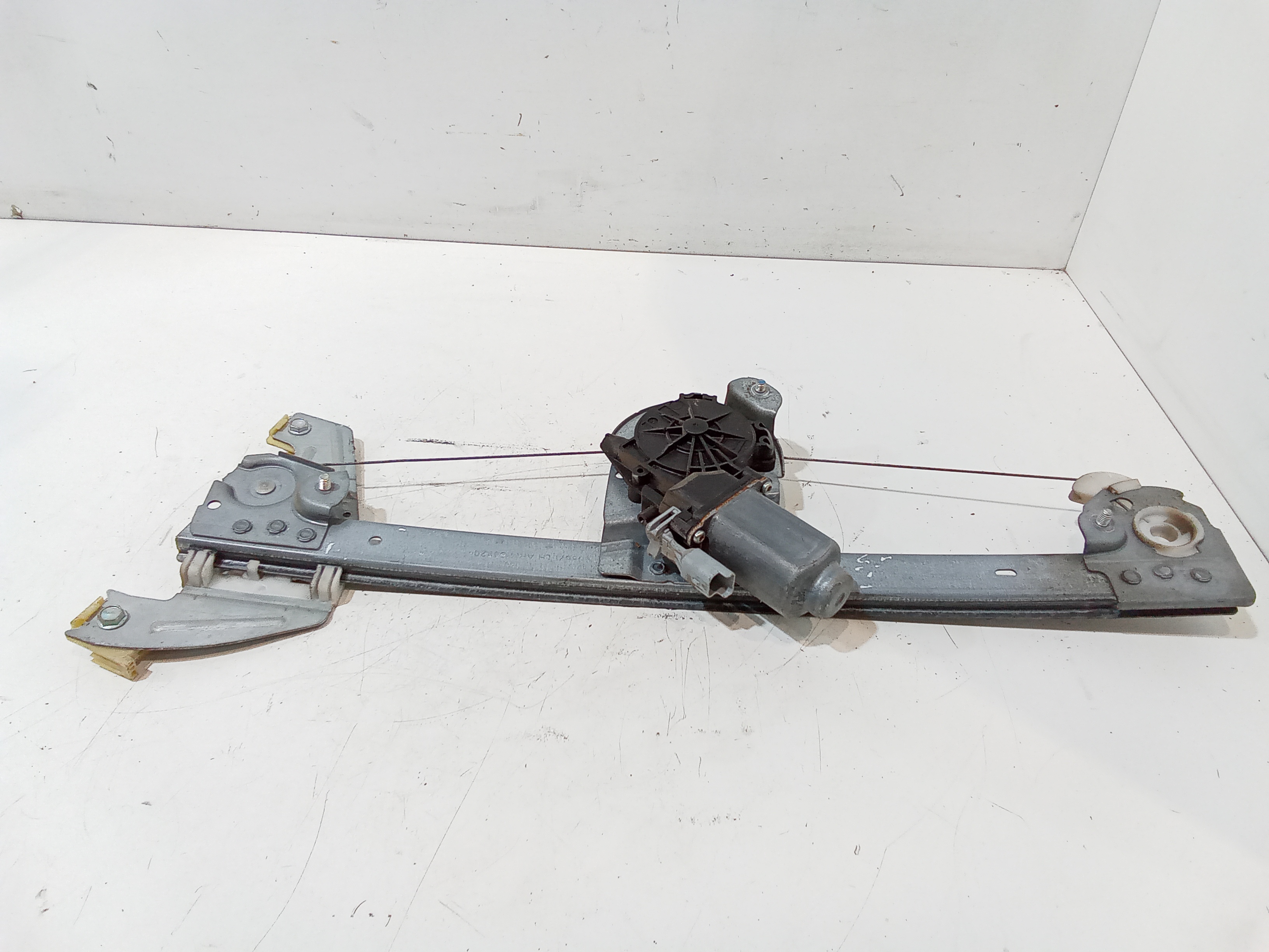 Alzacristallo Porta Ant. Sinistro 698200H010 Usato