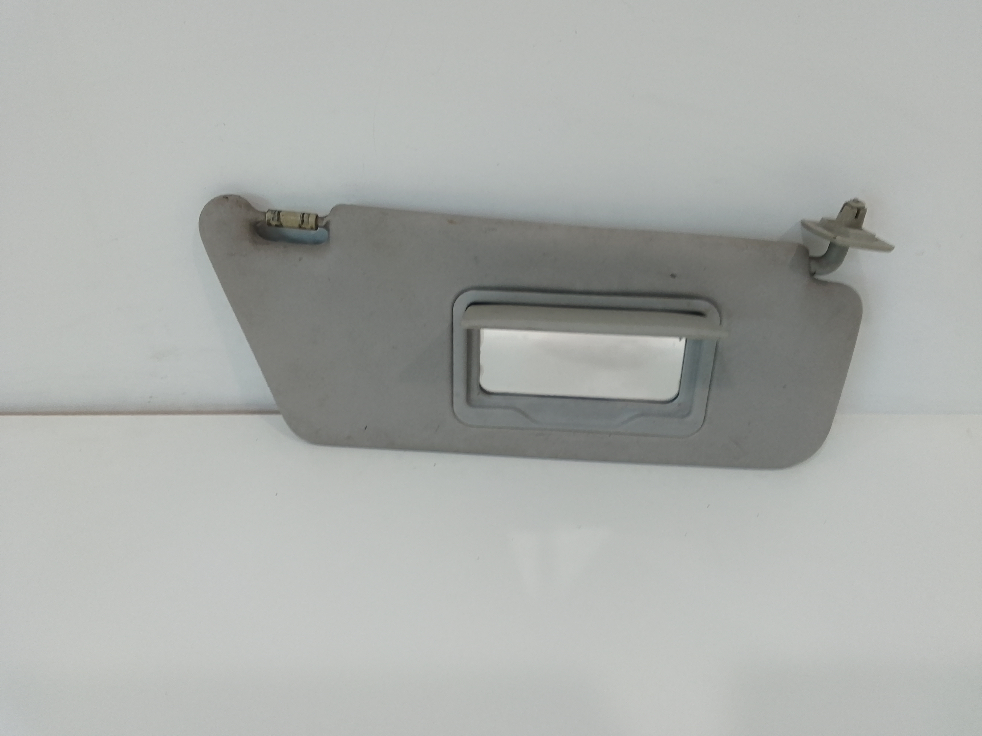 Aletta Parasole Parabrezza Destro A1688100410 Usato