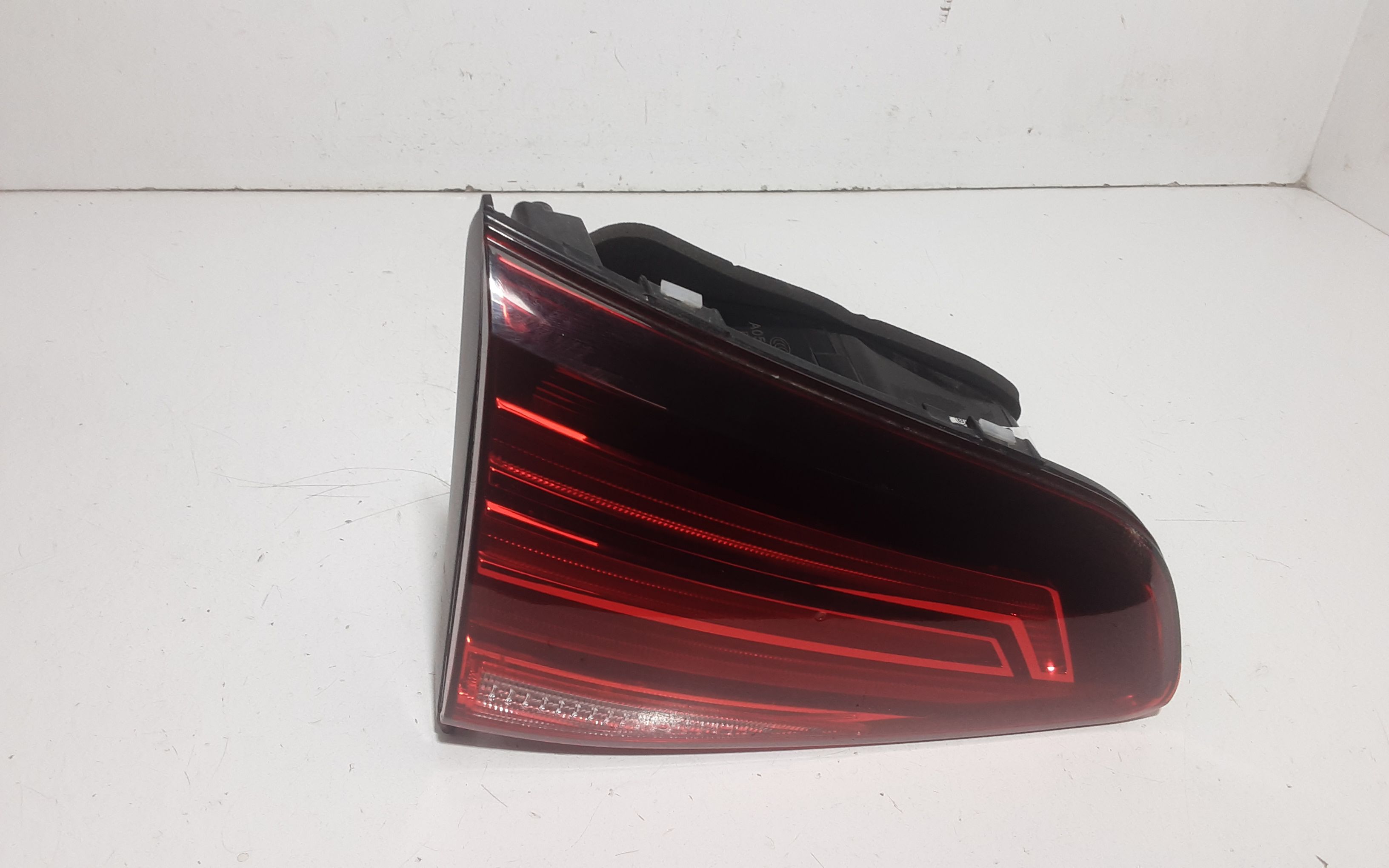 Fanale Post. Parte Int. Sinistro 5G0945093AC Usato