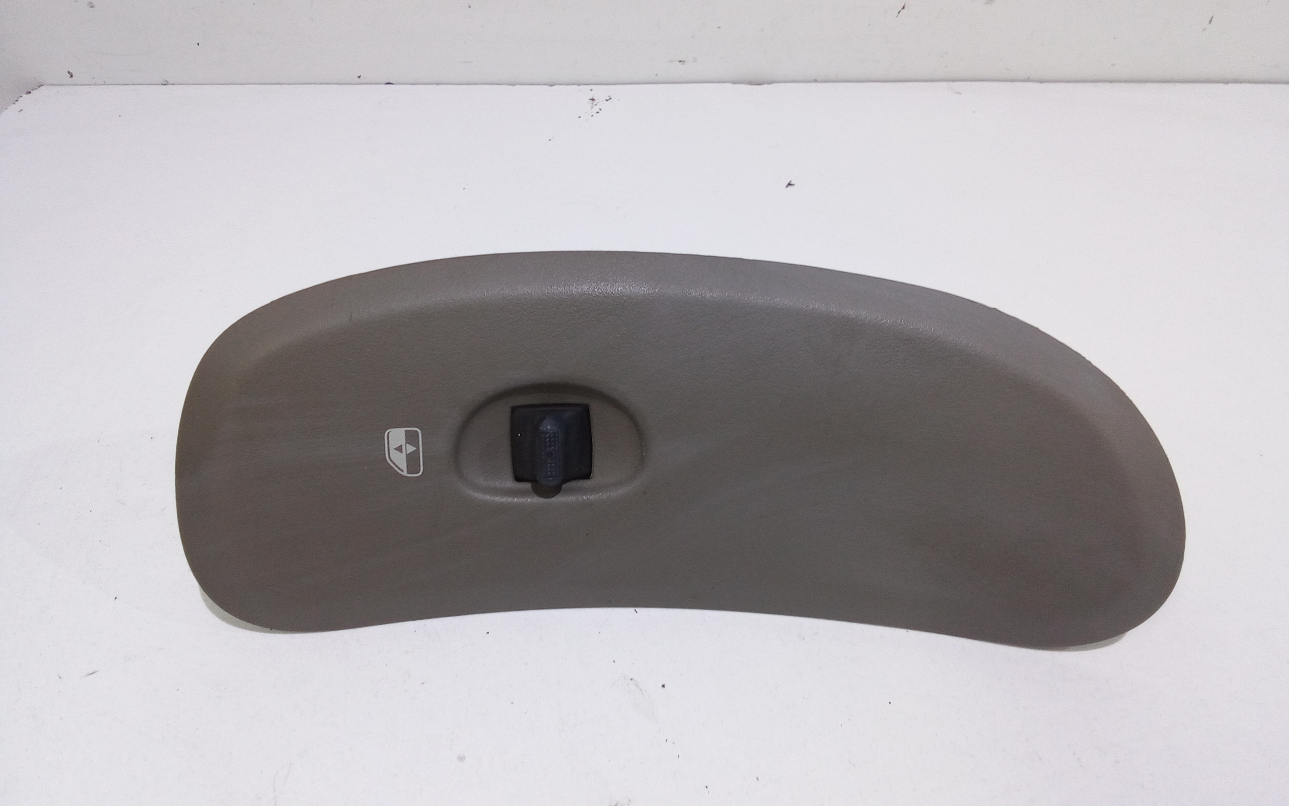 Interruttore Alzacristalli Porta Ant. Destro Usato