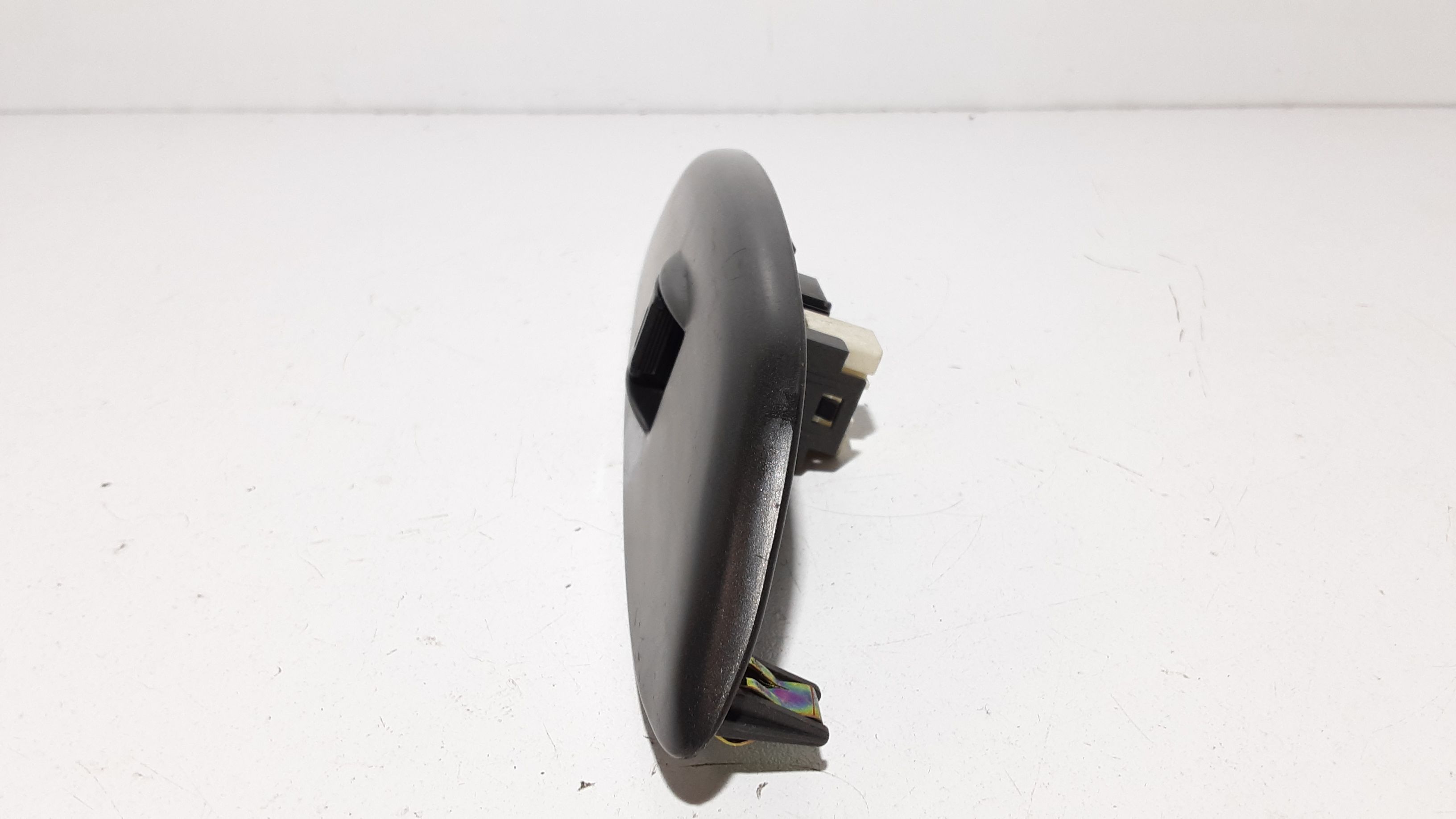 Interruttore Alzacristalli Porta Ant. Destro 8481012080 Usato