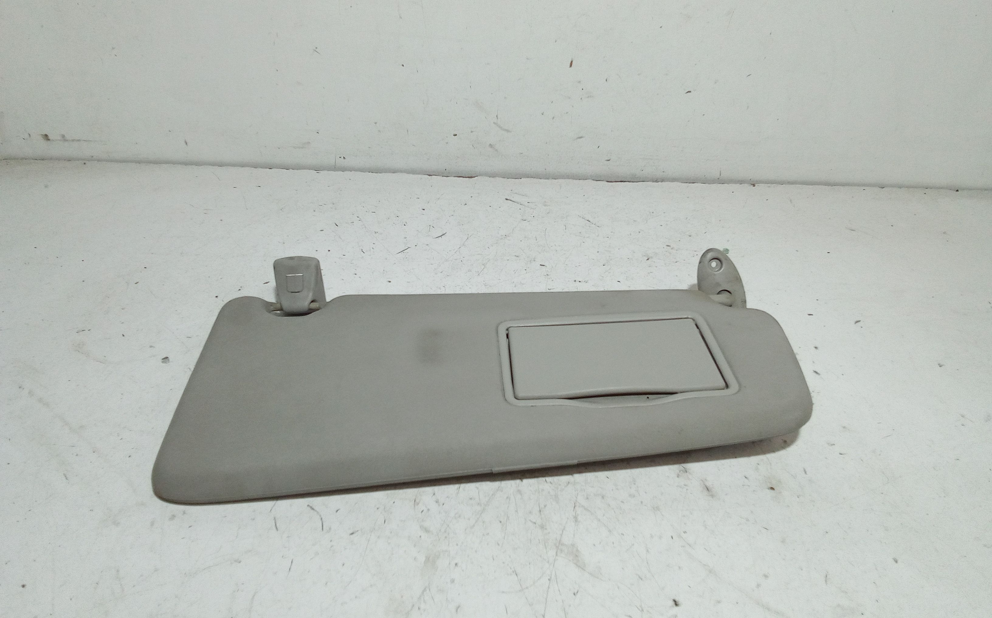 Aletta Parasole Parabrezza Destro 1880327 Usato