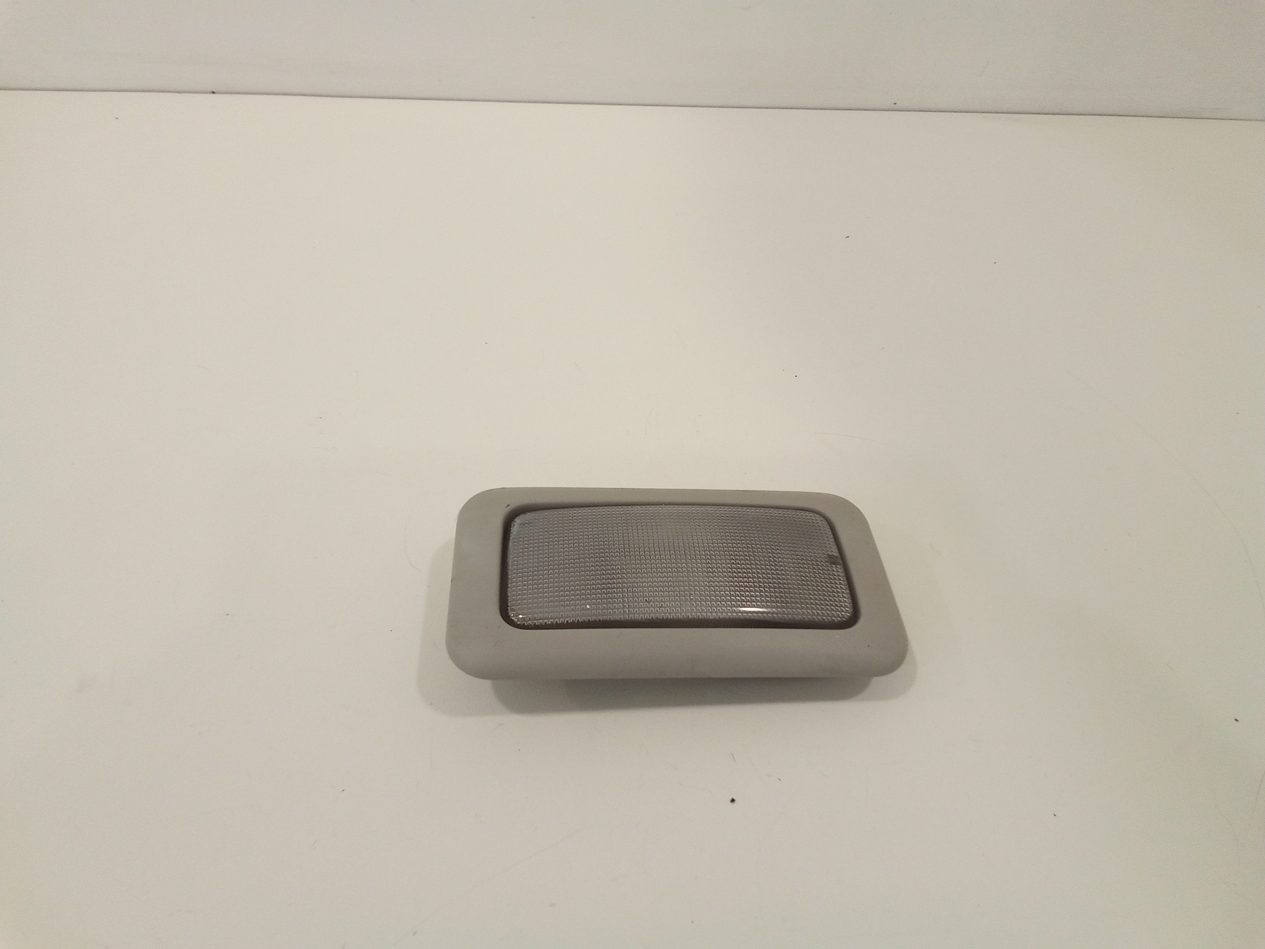 Luce Cortesia Centr. Tetto Usato