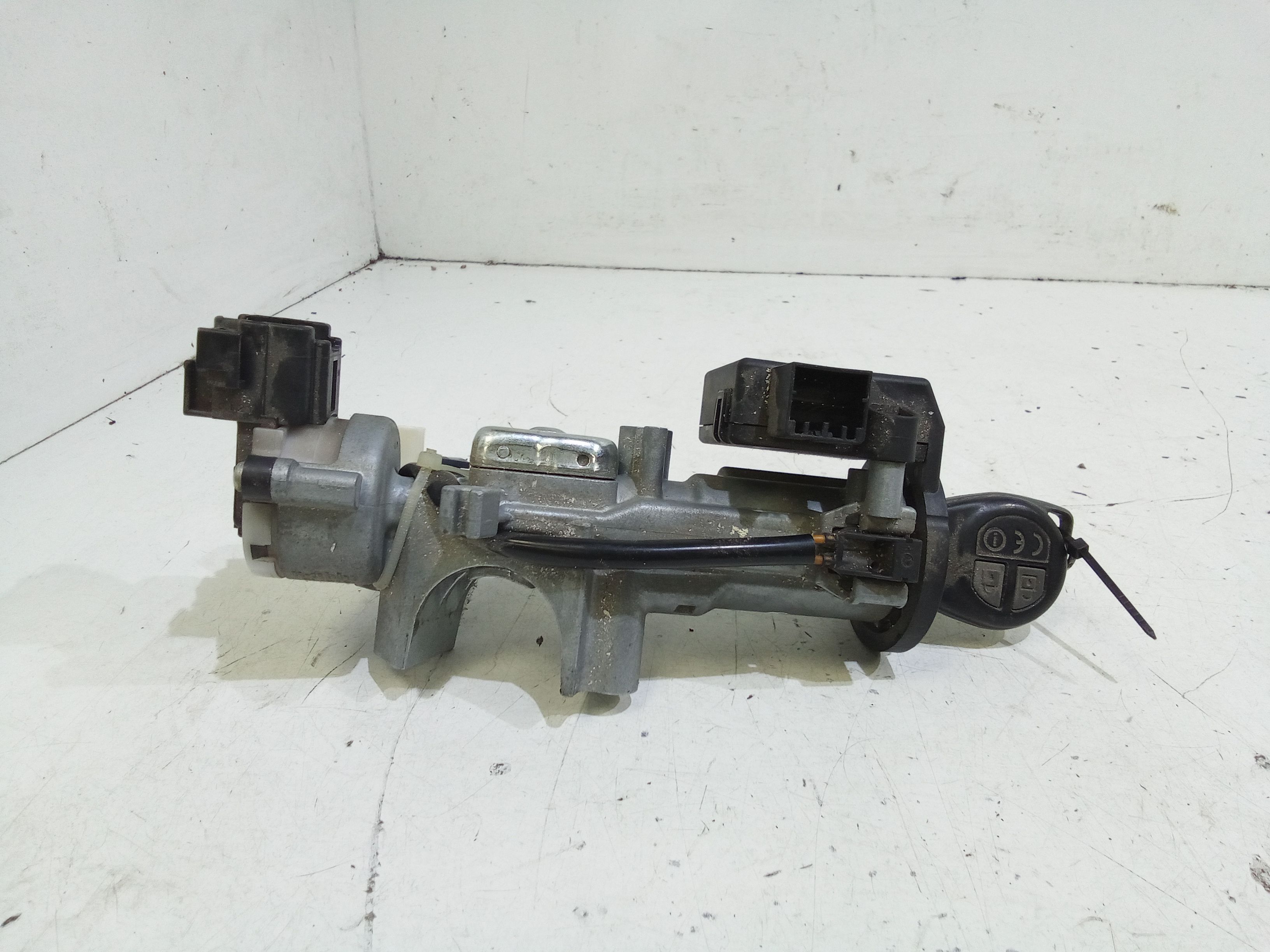 Commutatore Avviamento Con Cilindretti Serrature Usato