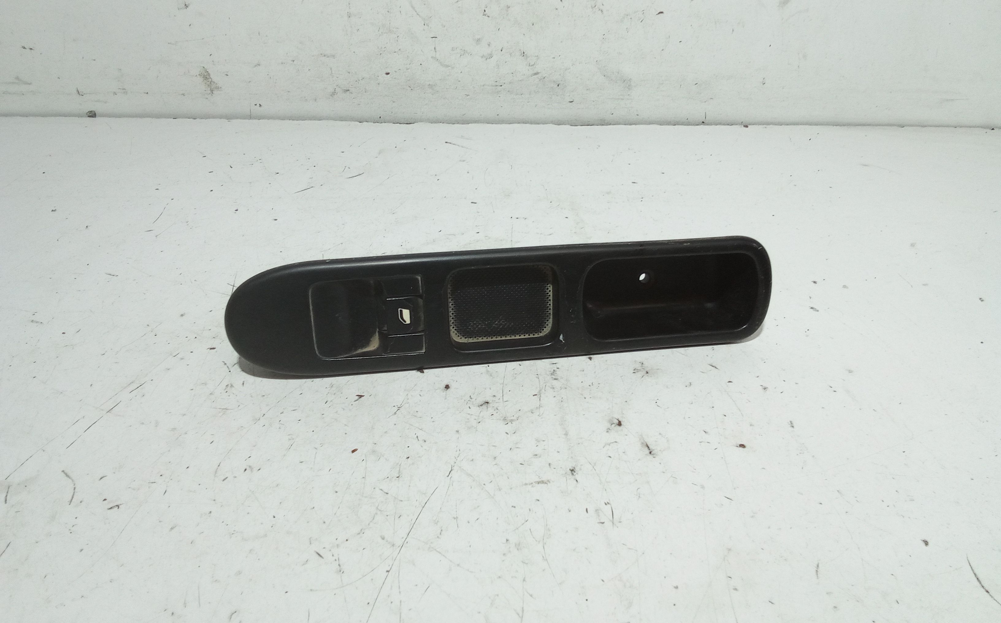 Interruttore Alzacristalli Porta Ant. Destro Usato