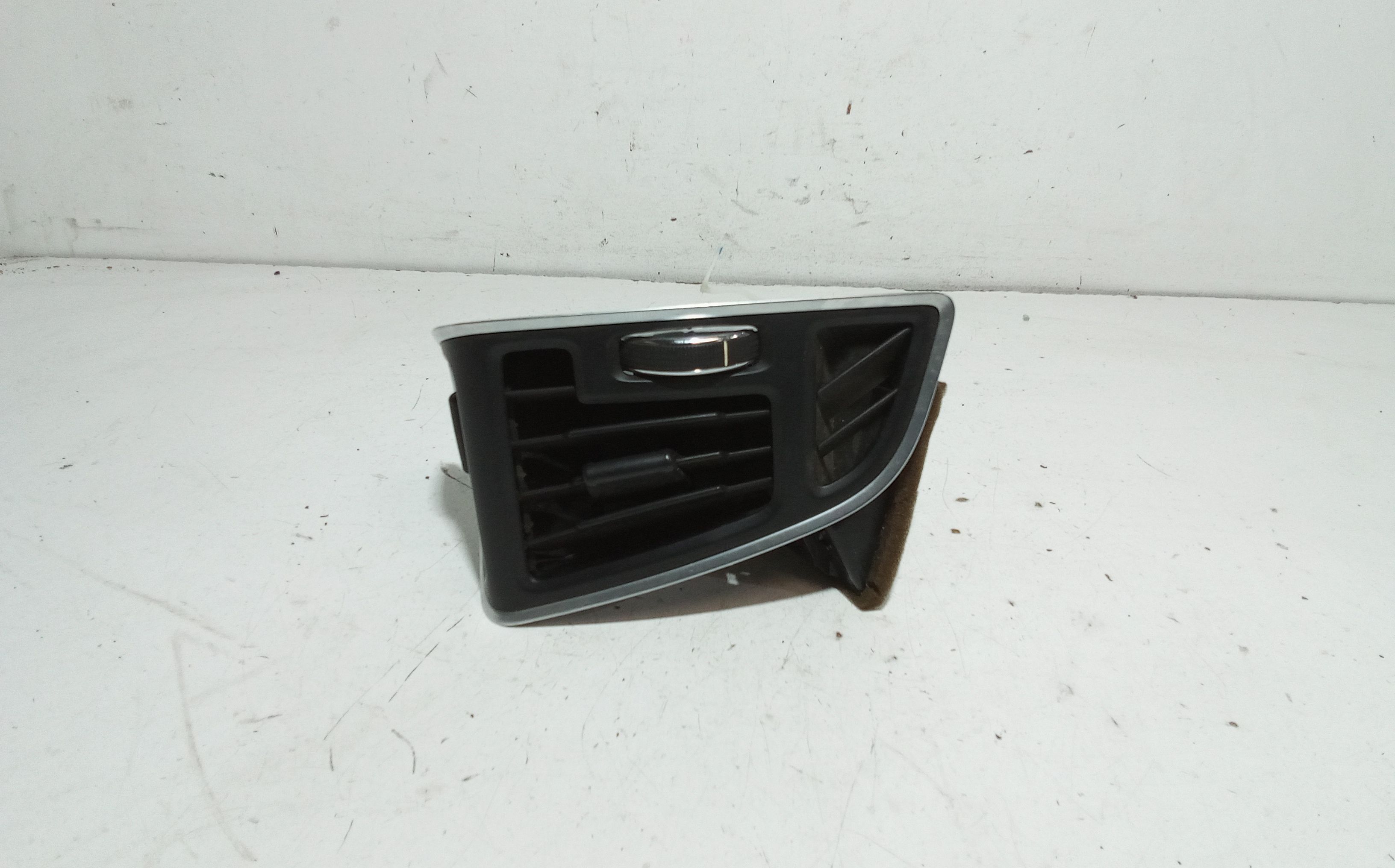Condotto Aria Bocchette Lat. Cruscotto Sinistro Usato