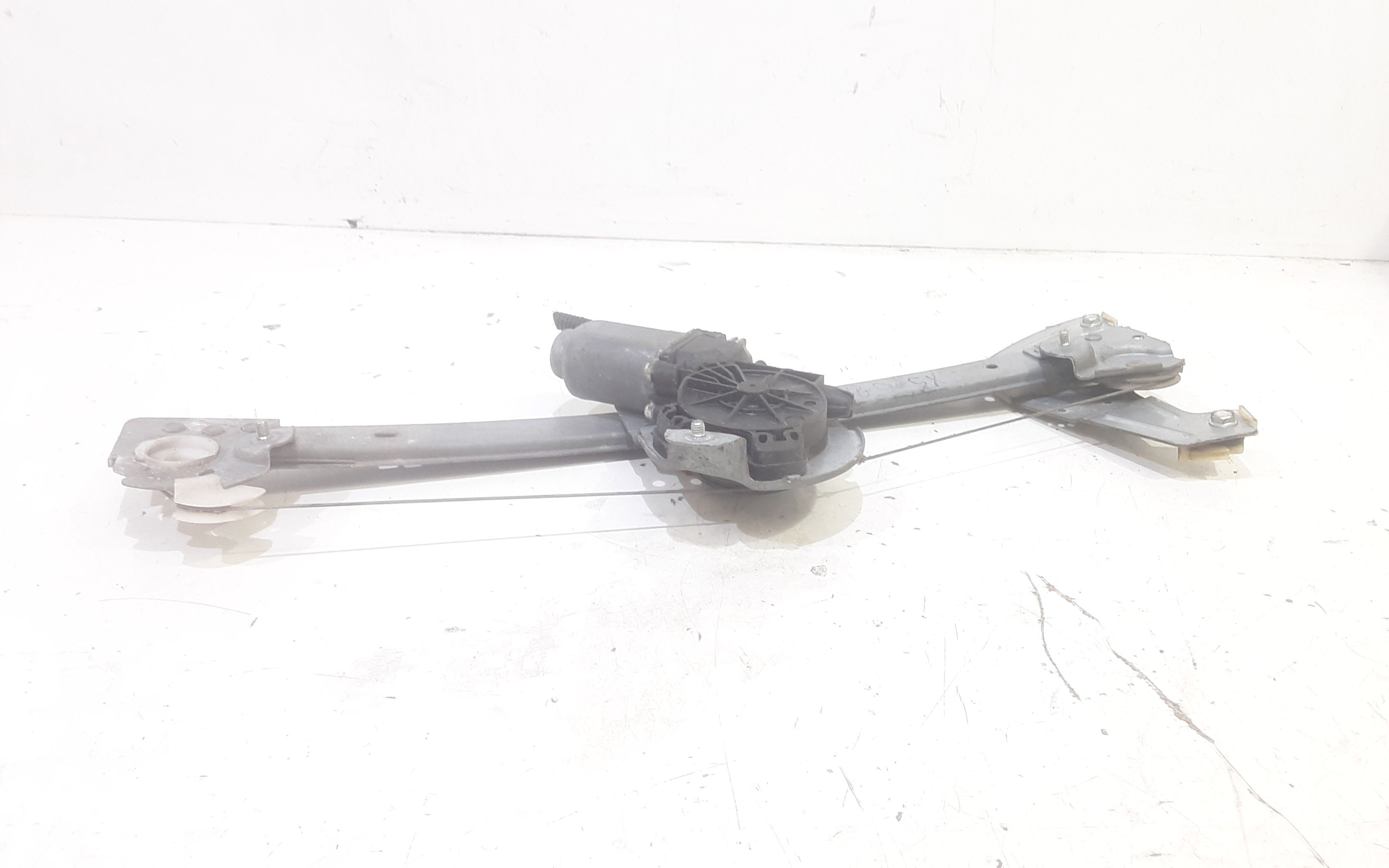 Alzacristallo Porta Ant. Sinistro 698200H010 Usato